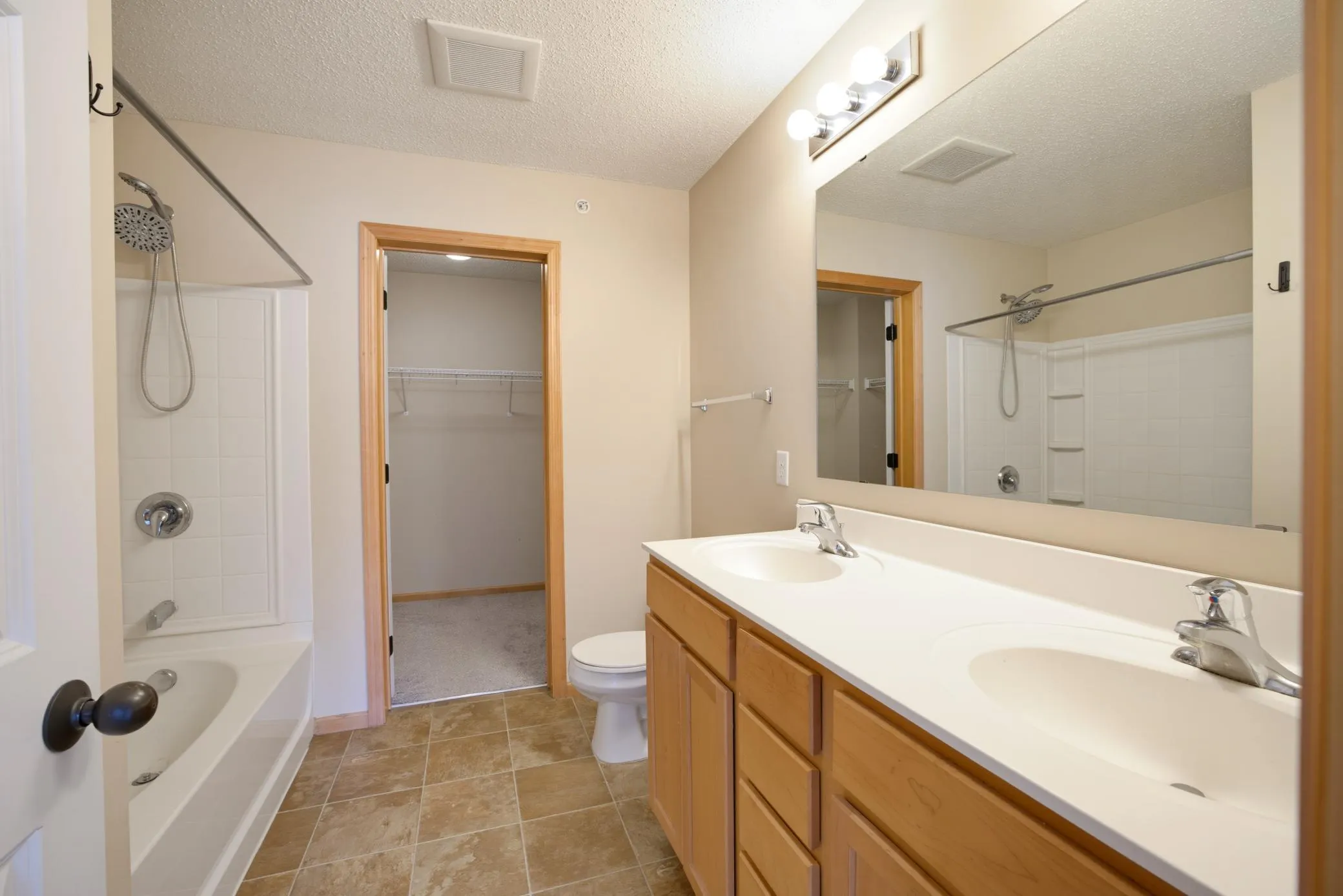 Photo 16 of 15529 Eagle Shore Drive Unit 804