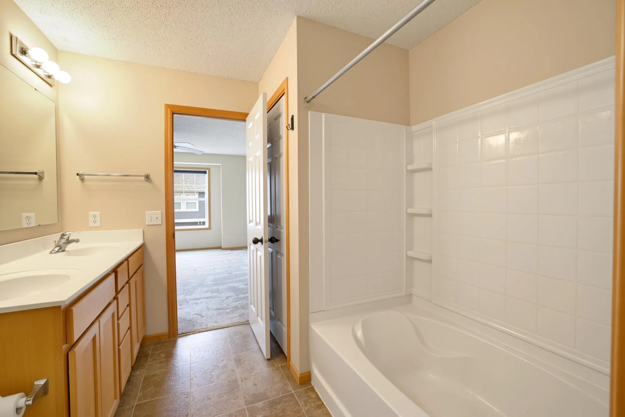 Photo 17 of 15529 Eagle Shore Drive Unit 804