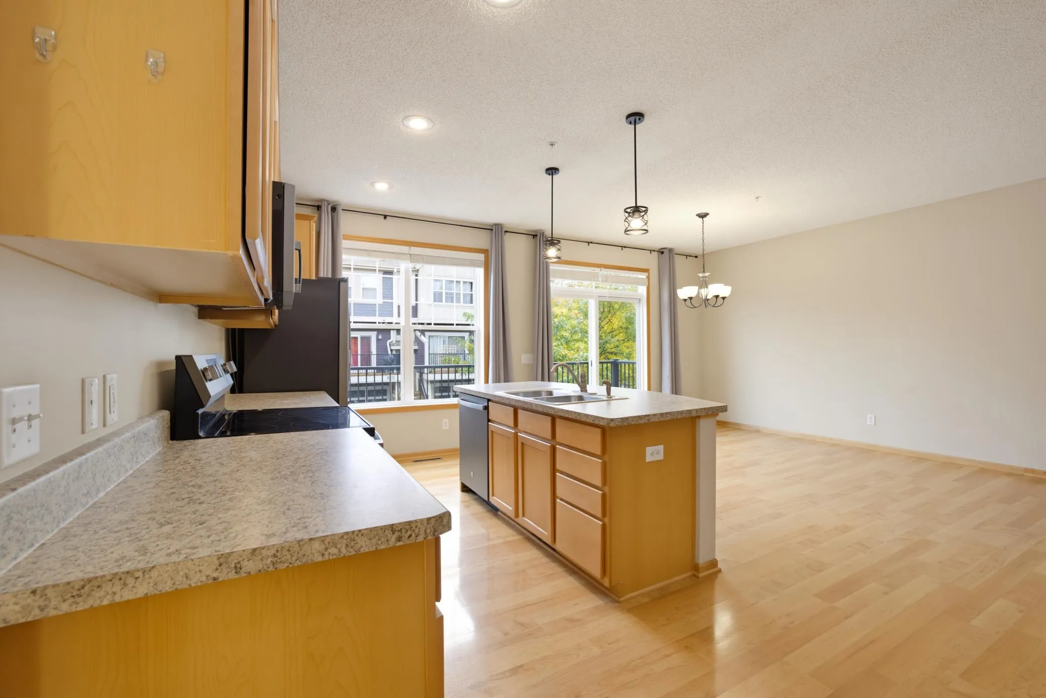 Photo 9 of 15529 Eagle Shore Drive Unit 804