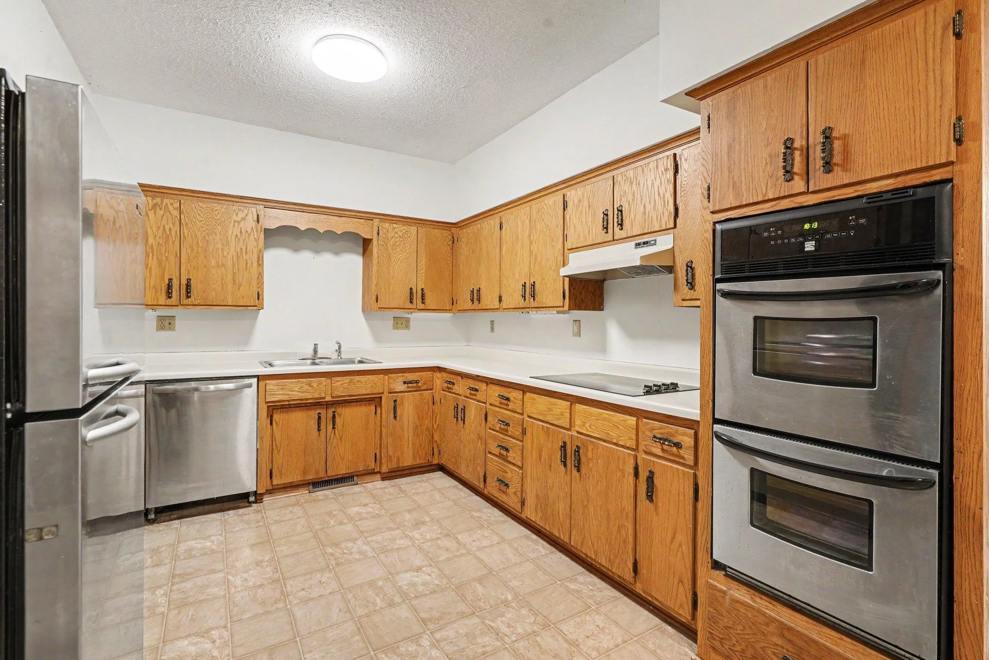 Photo 34 of 630 Summit Avenue
