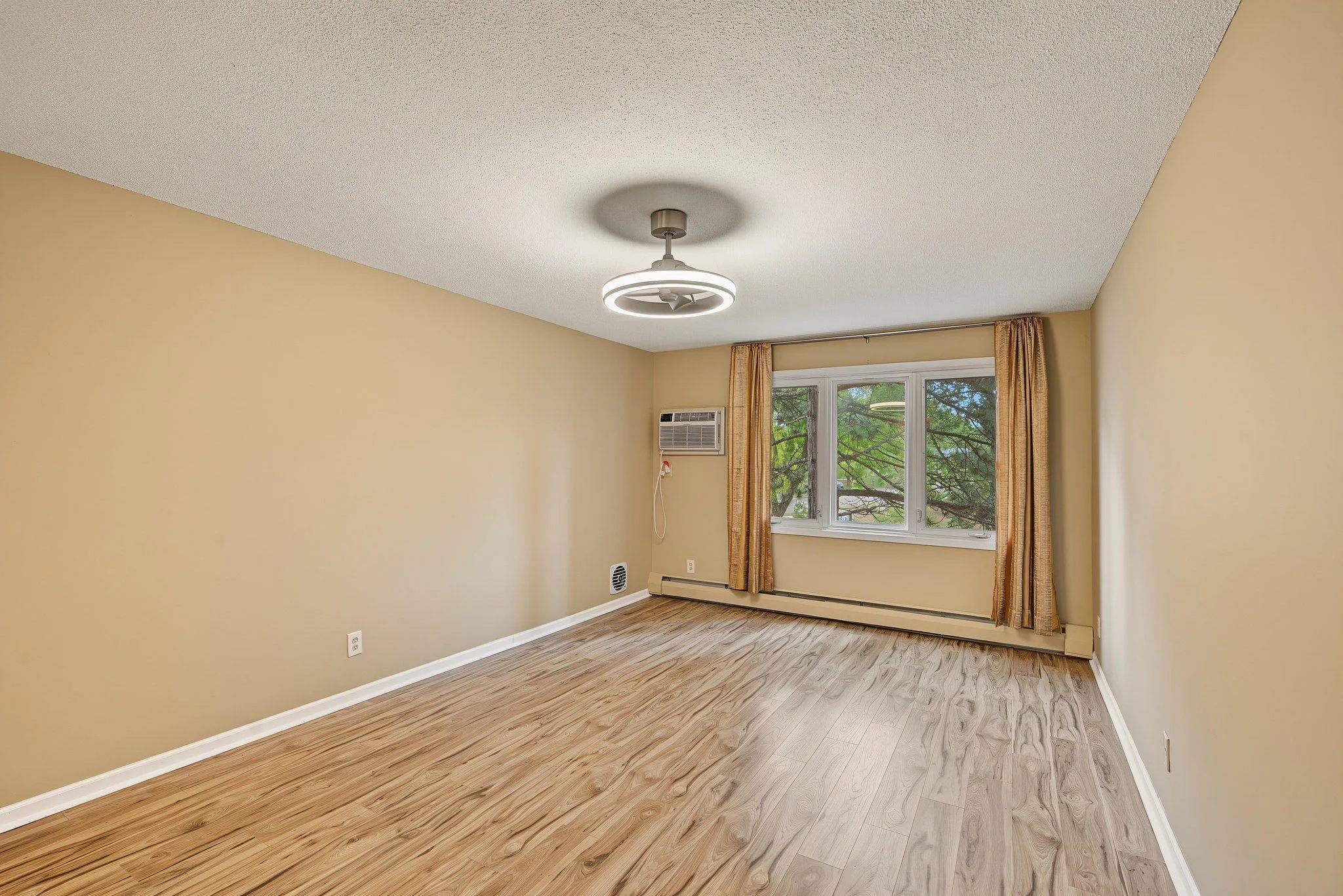 Photo 12 of 3200 Virginia S Avenue Unit 215