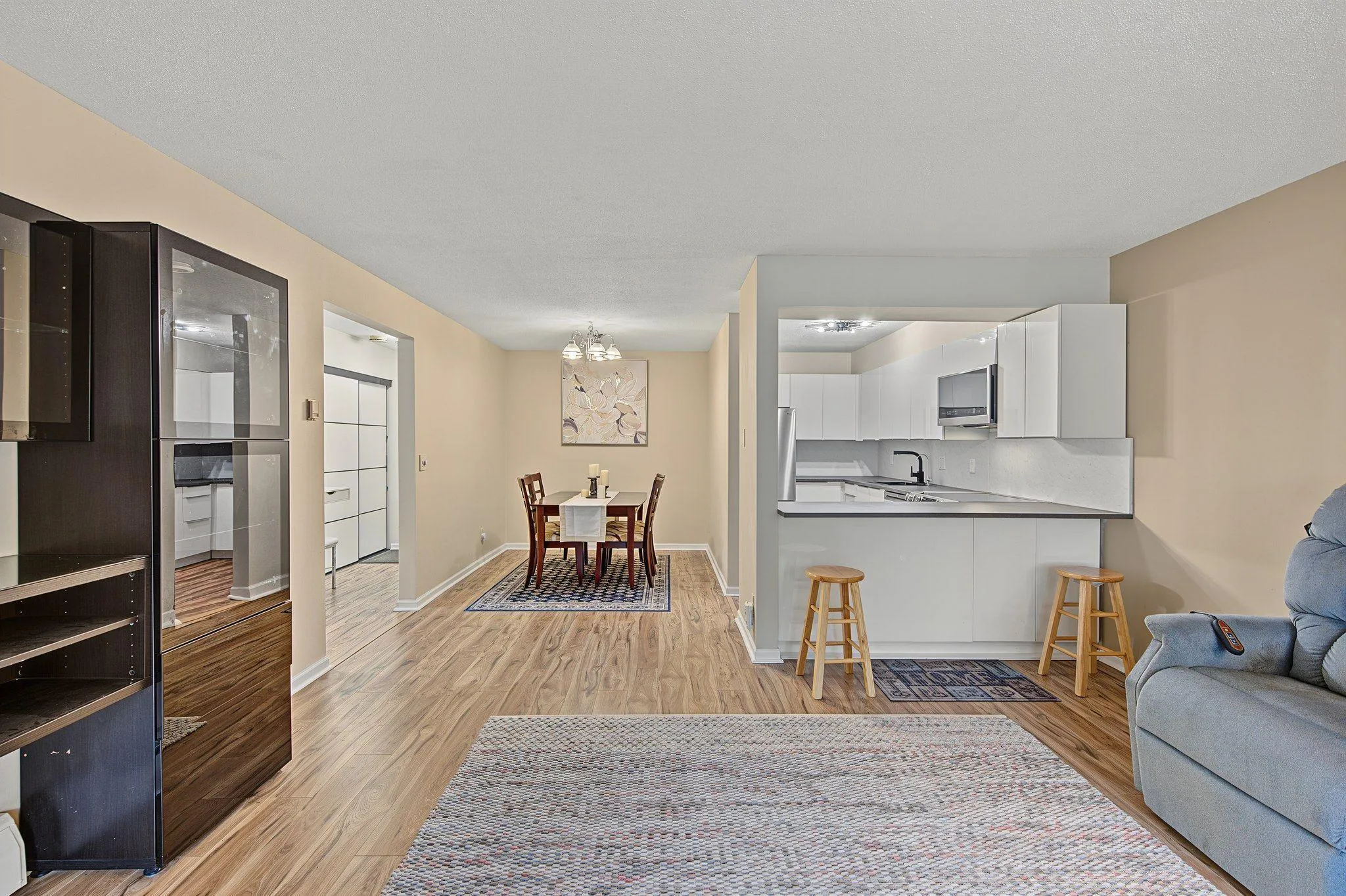Photo 6 of 3200 Virginia S Avenue Unit 215