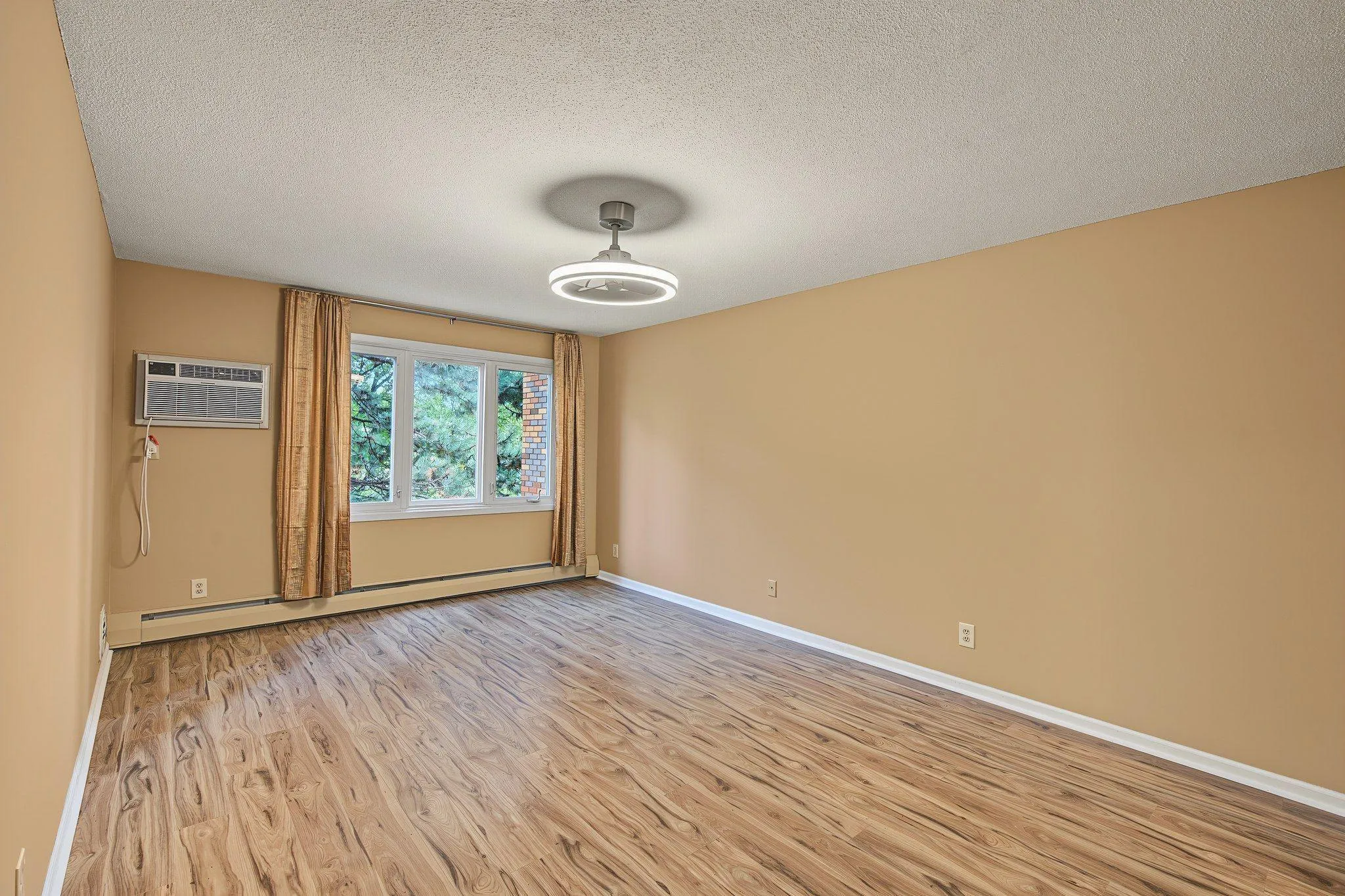 Photo 11 of 3200 Virginia S Avenue Unit 215