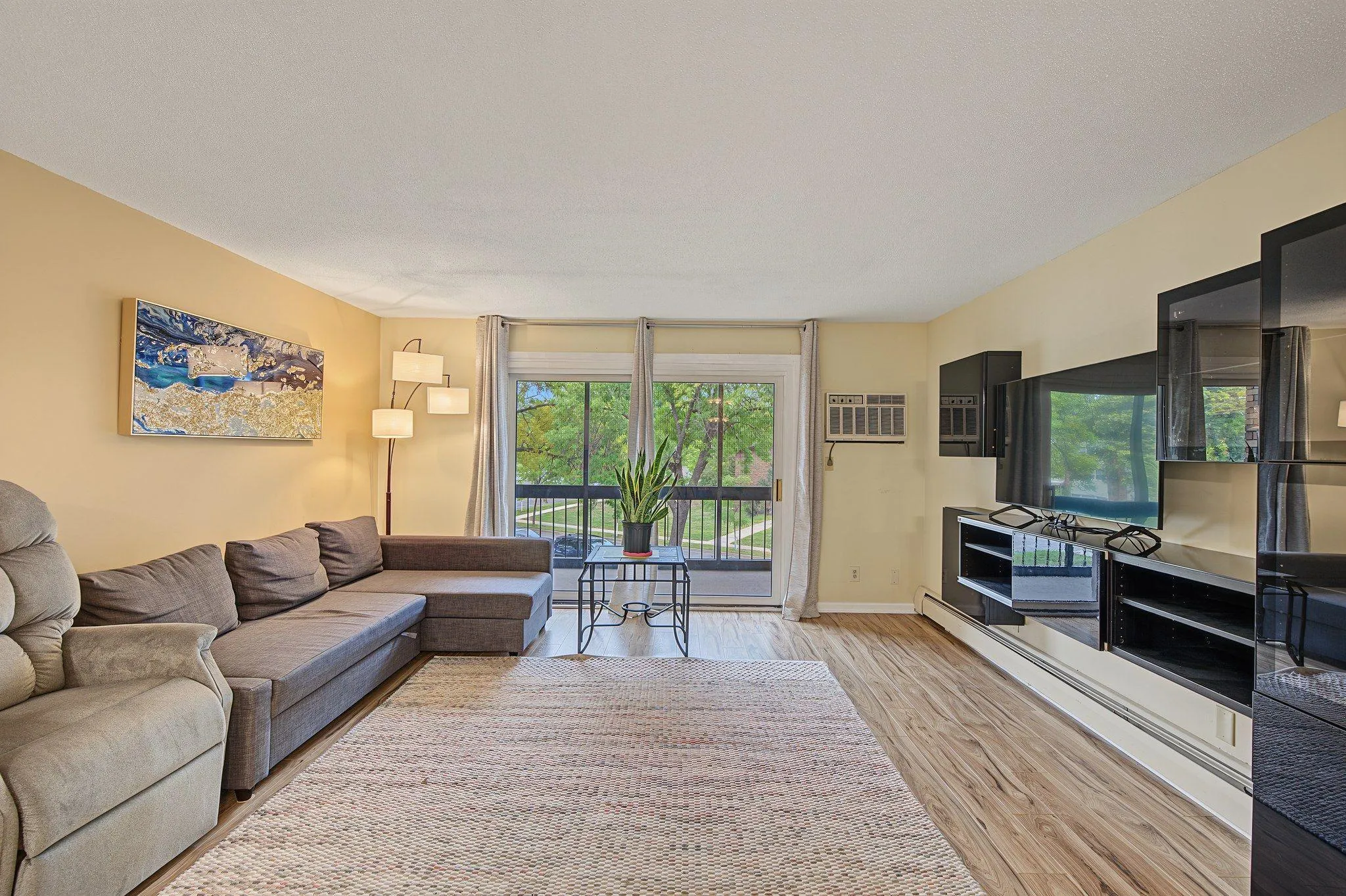 Photo 10 of 3200 Virginia S Avenue Unit 215