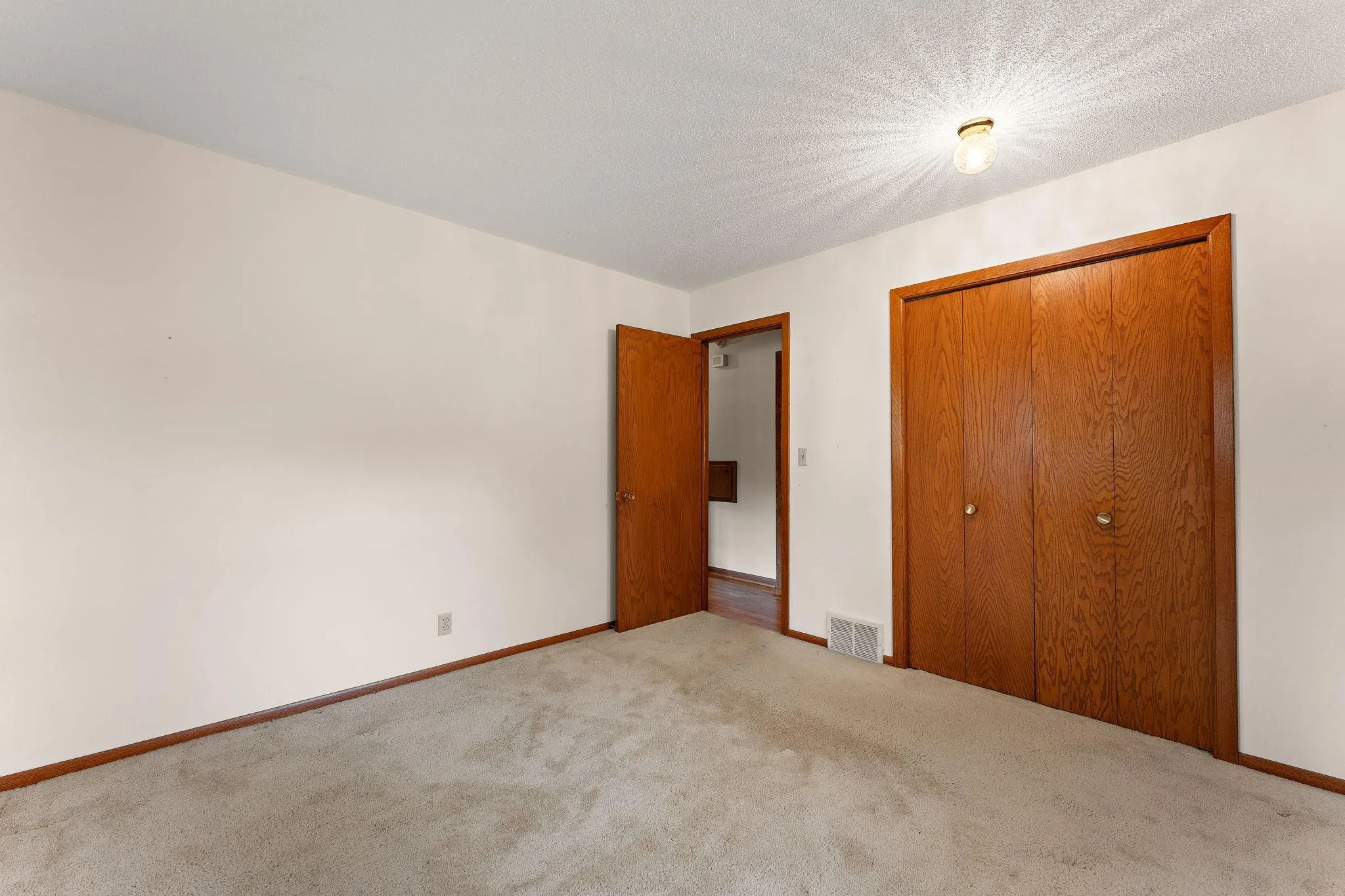 Photo 16 of 13208 Penn S Avenue