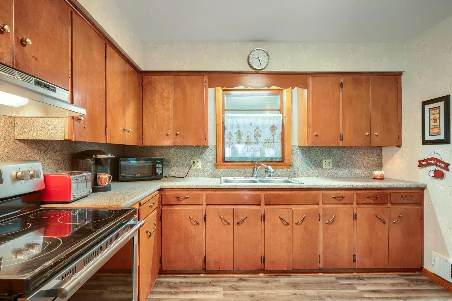 Photo 7 of 830 5th W Street