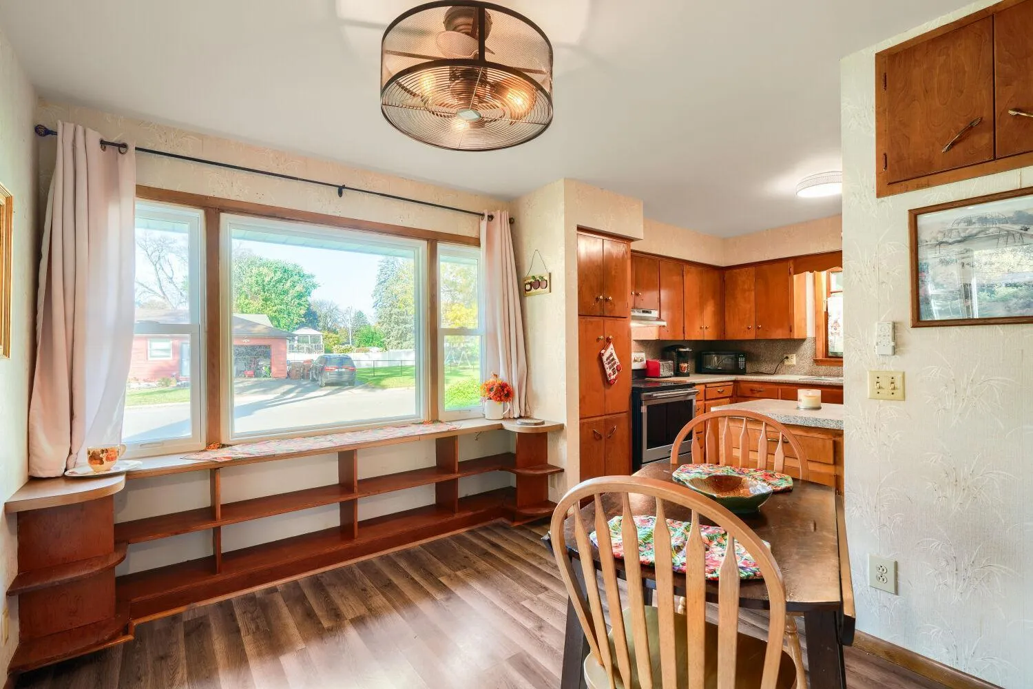 Photo 5 of 830 5th W Street