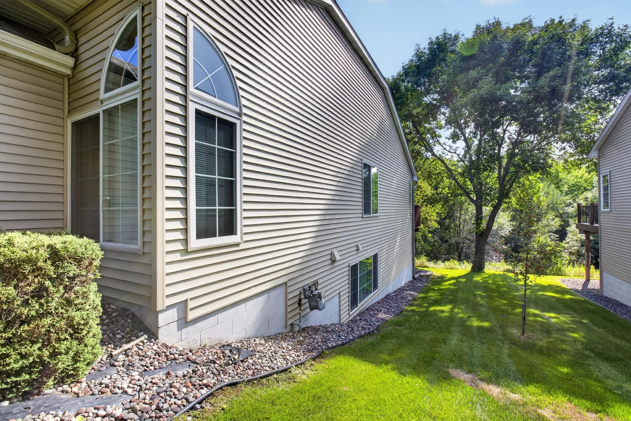 Photo 7 of 1007 N Rum River Drive