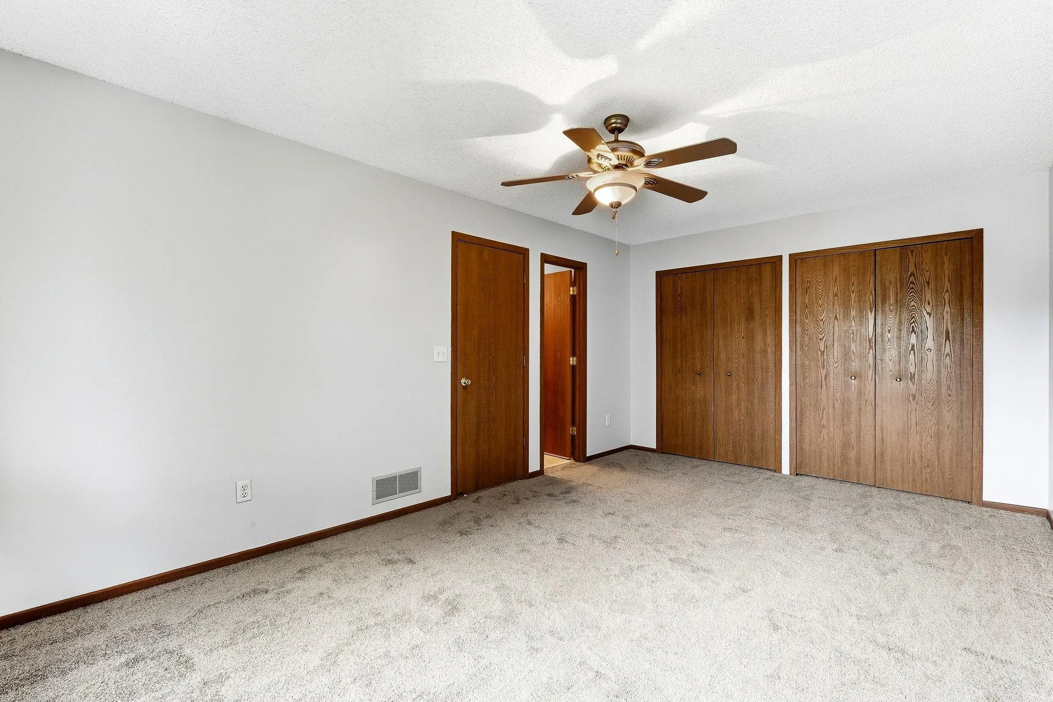 Photo 9 of 2606 Brookdale Lane