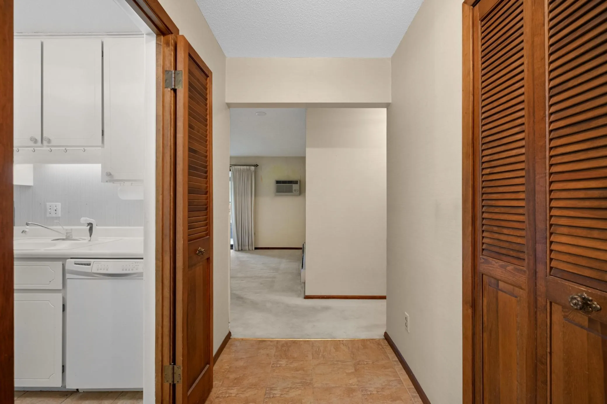 Photo 5 of 4380 Brookside Court Unit 118