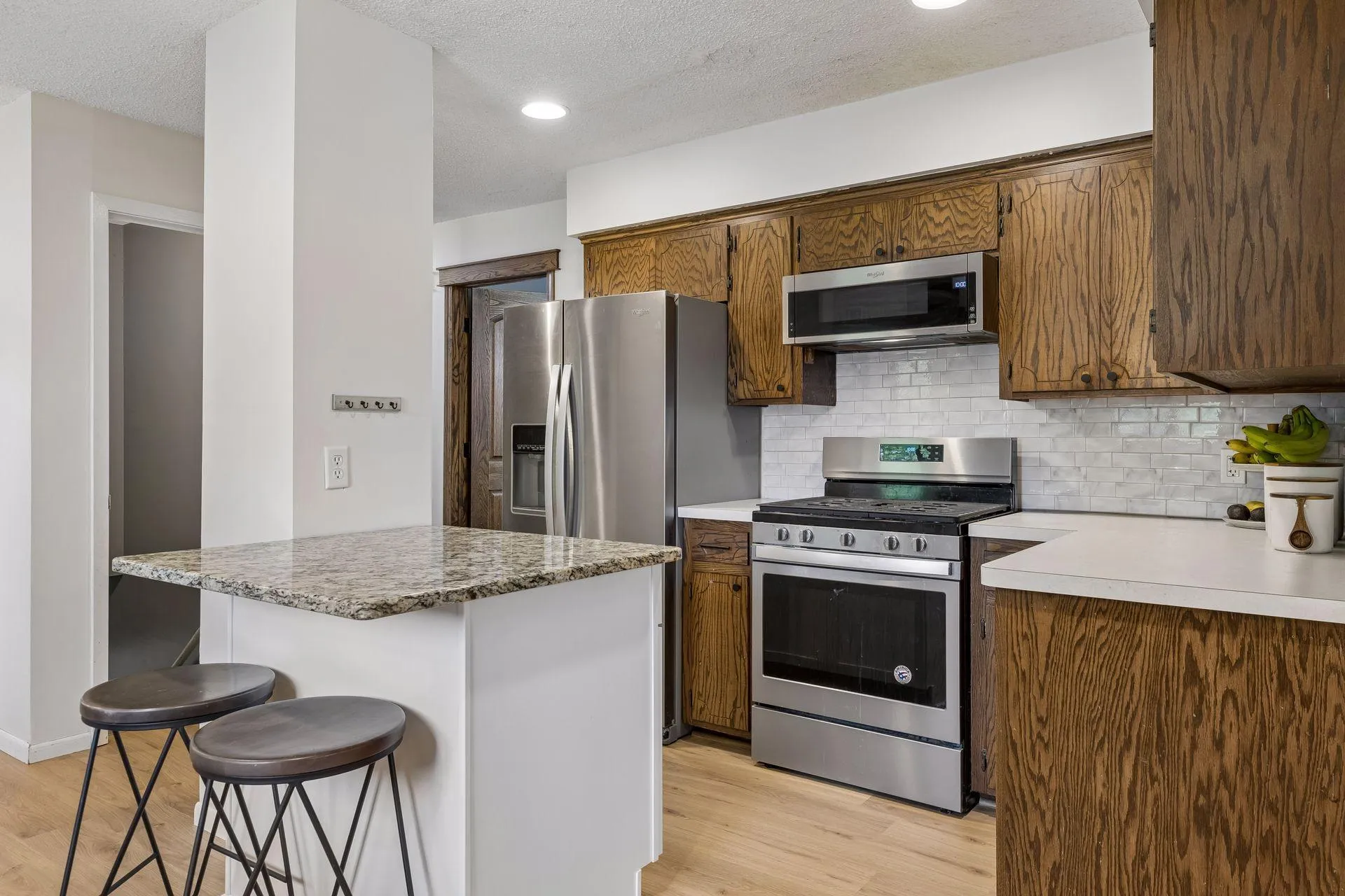 Photo 5 of 6631 Oakwood Street