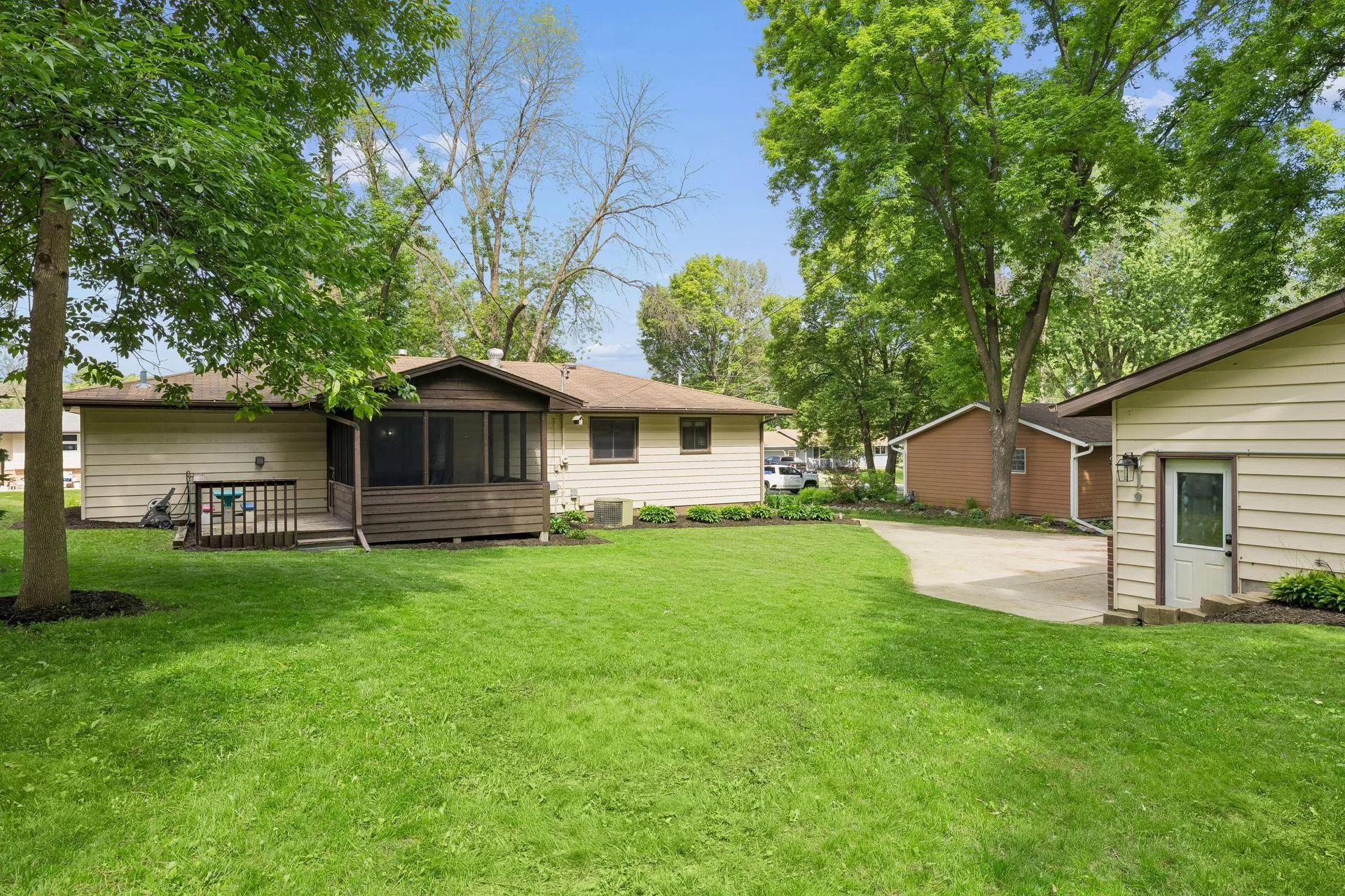 Photo 40 of 6631 Oakwood Street