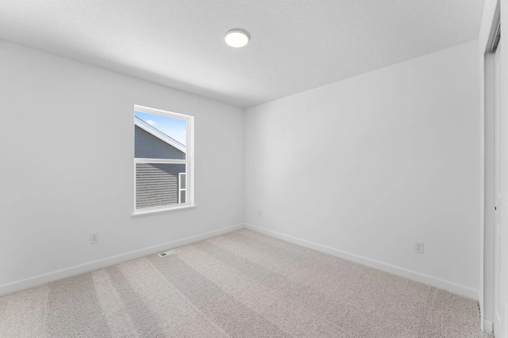 Photo 13 of 1903 Dogwood Court