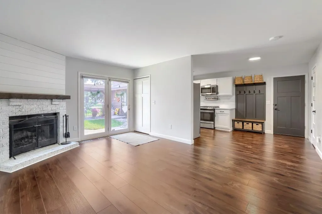 Photo 7 of 12572 University Nw Avenue