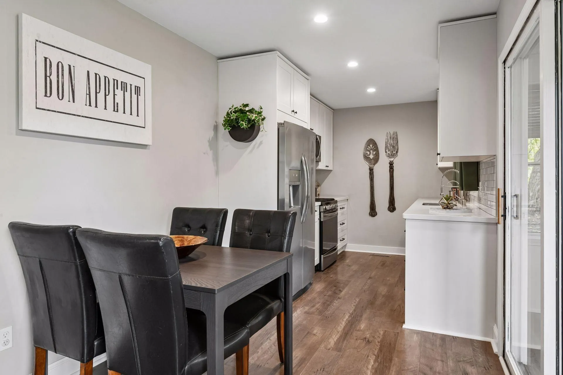 Photo 7 of 501 Laredo Lane