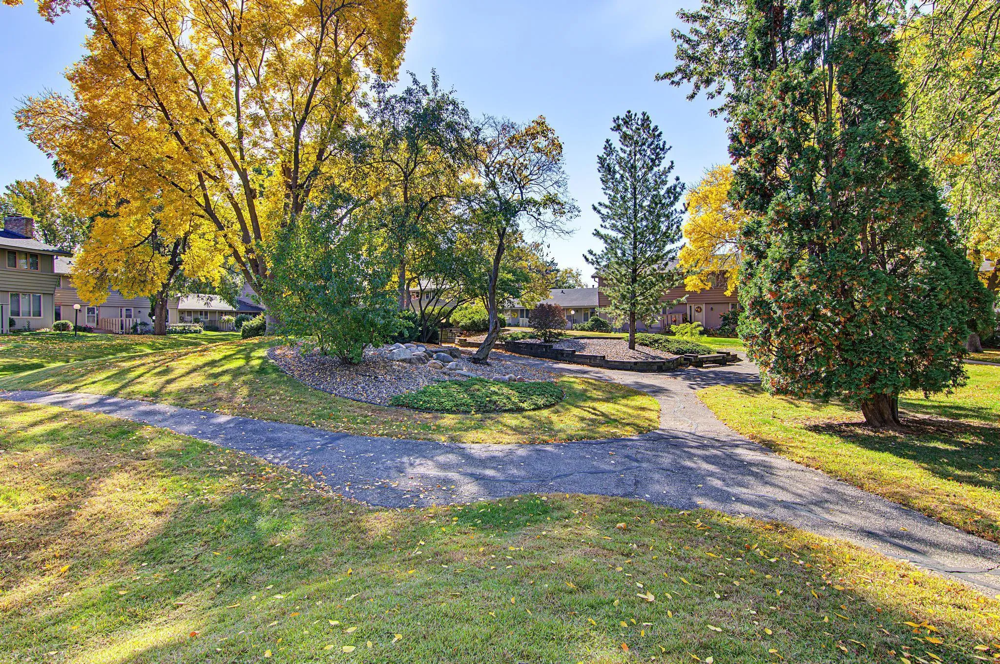 Photo 43 of 214 Windsor Court