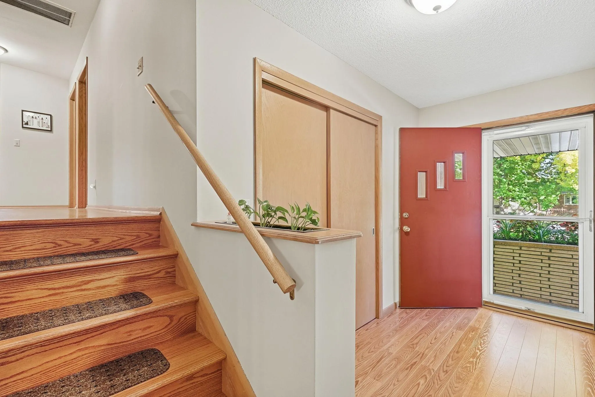 Photo 2 of 314 Maple S Avenue