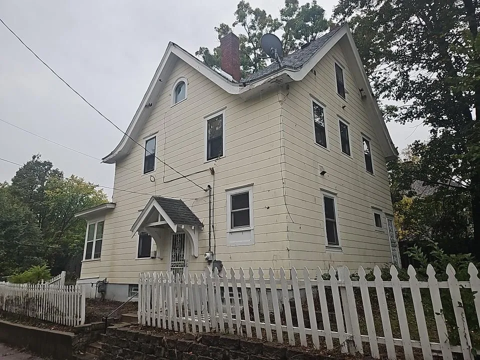 Photo 4 of 1014 25th N Avenue