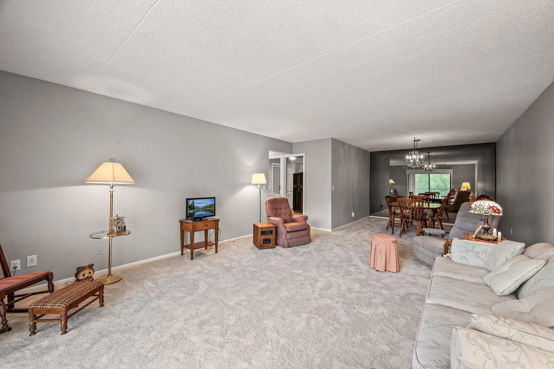 Photo 8 of 2455 Londin E Lane Unit 216