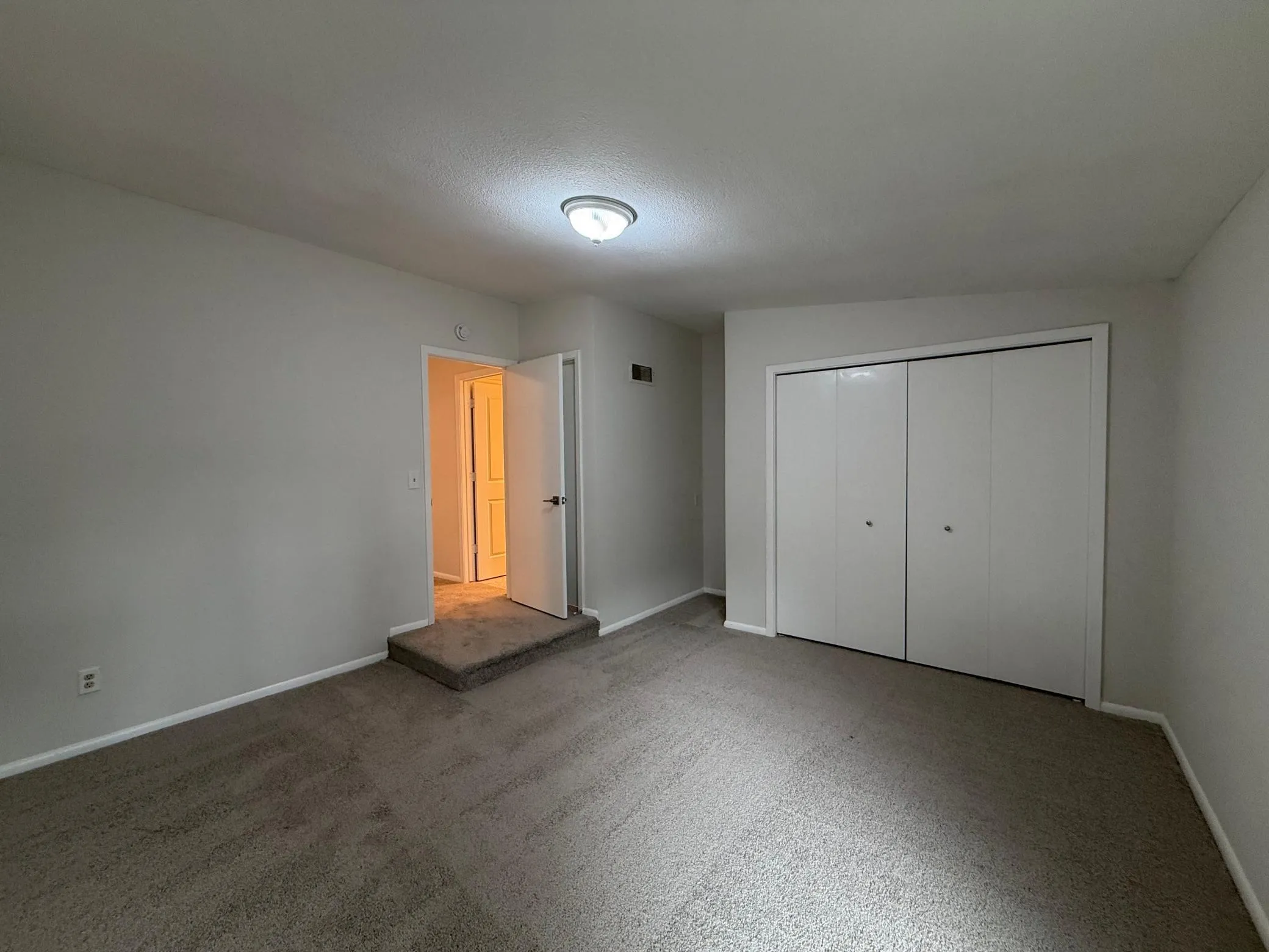 Photo 4 of 15391 Trillium Circle