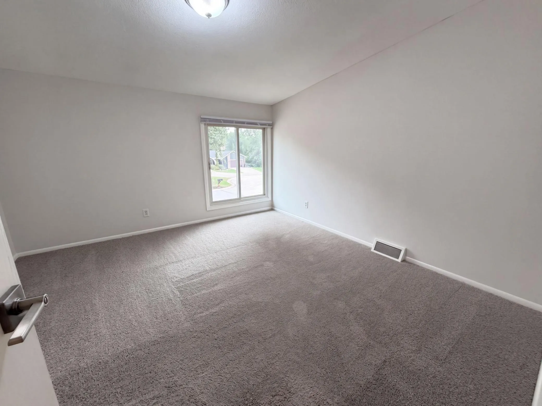 Photo 10 of 15391 Trillium Circle
