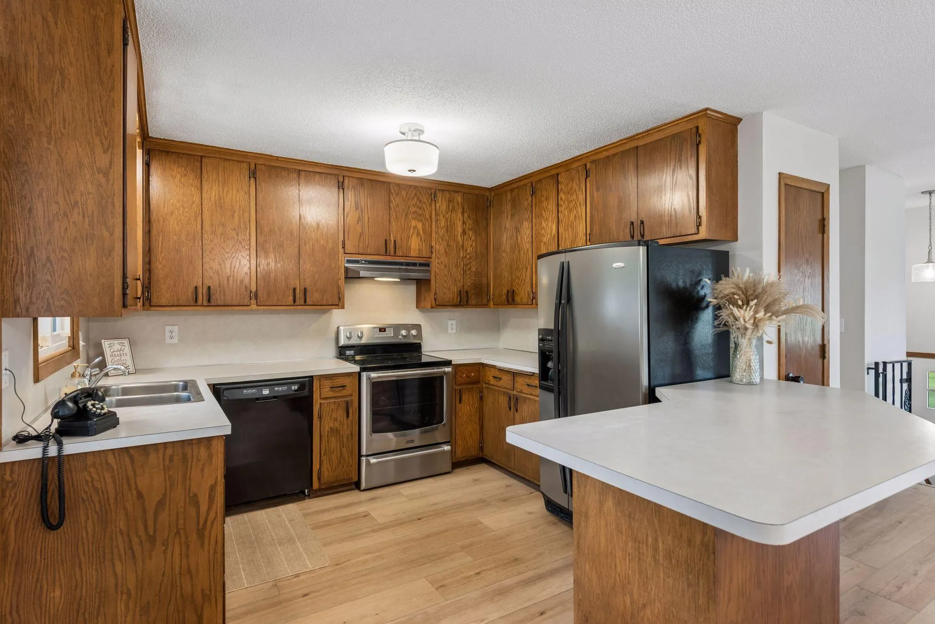 Photo 11 of 3548 Edgerton Street