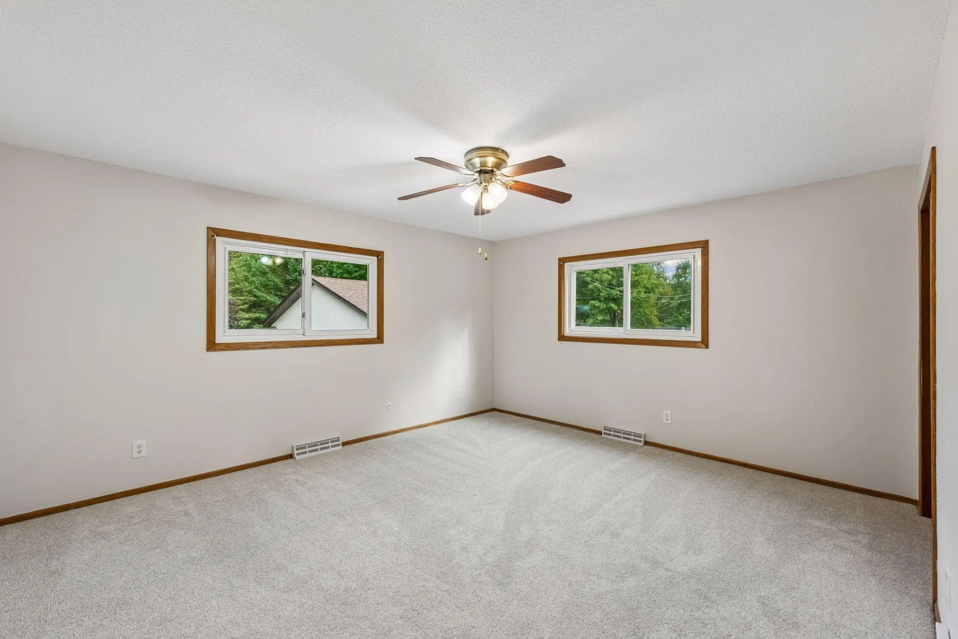 Photo 15 of 3548 Edgerton Street
