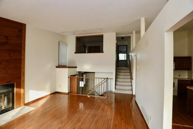 Photo 4 of 18300 Creeks Bend Drive