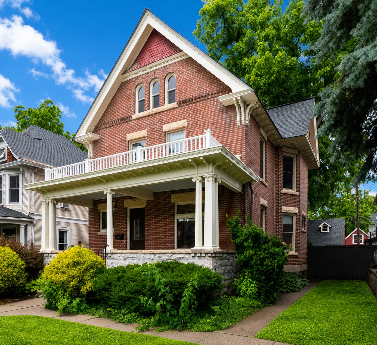 Photo 2 of 1937 Selby Avenue