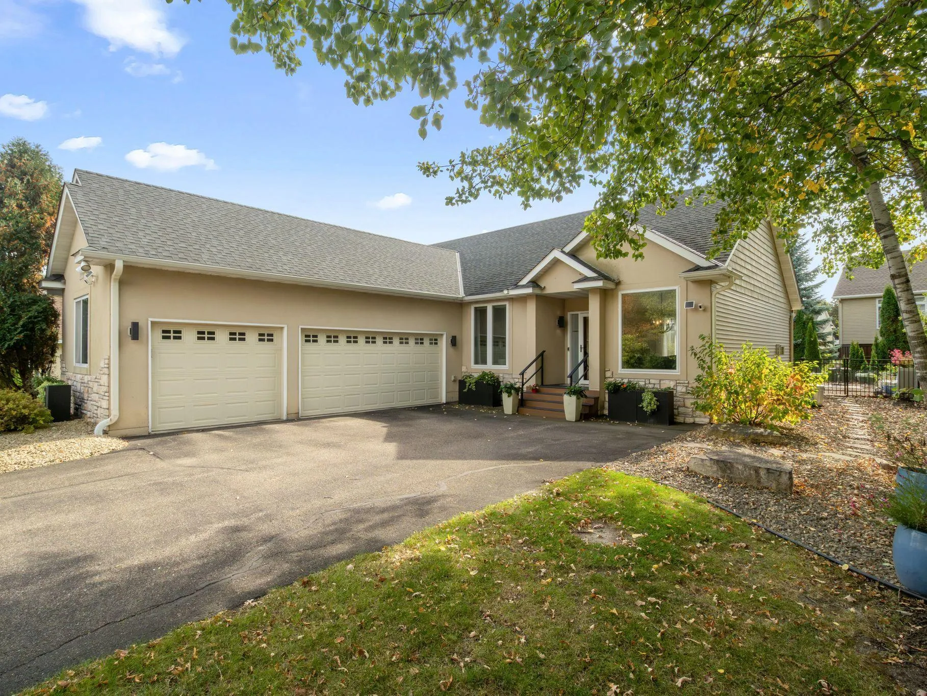 Photo 2 of 15903 Kendale Drive