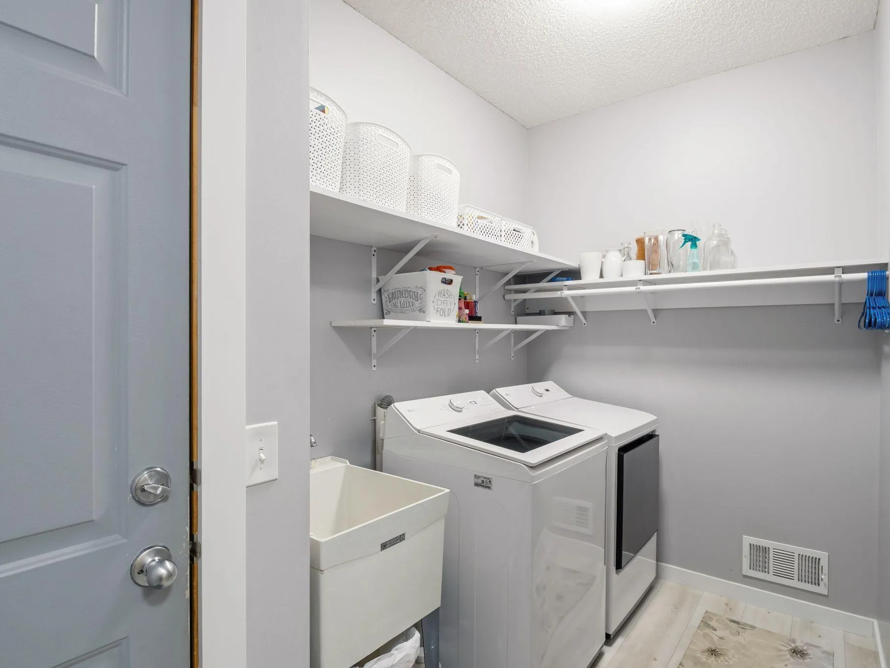 Photo 16 of 15903 Kendale Drive