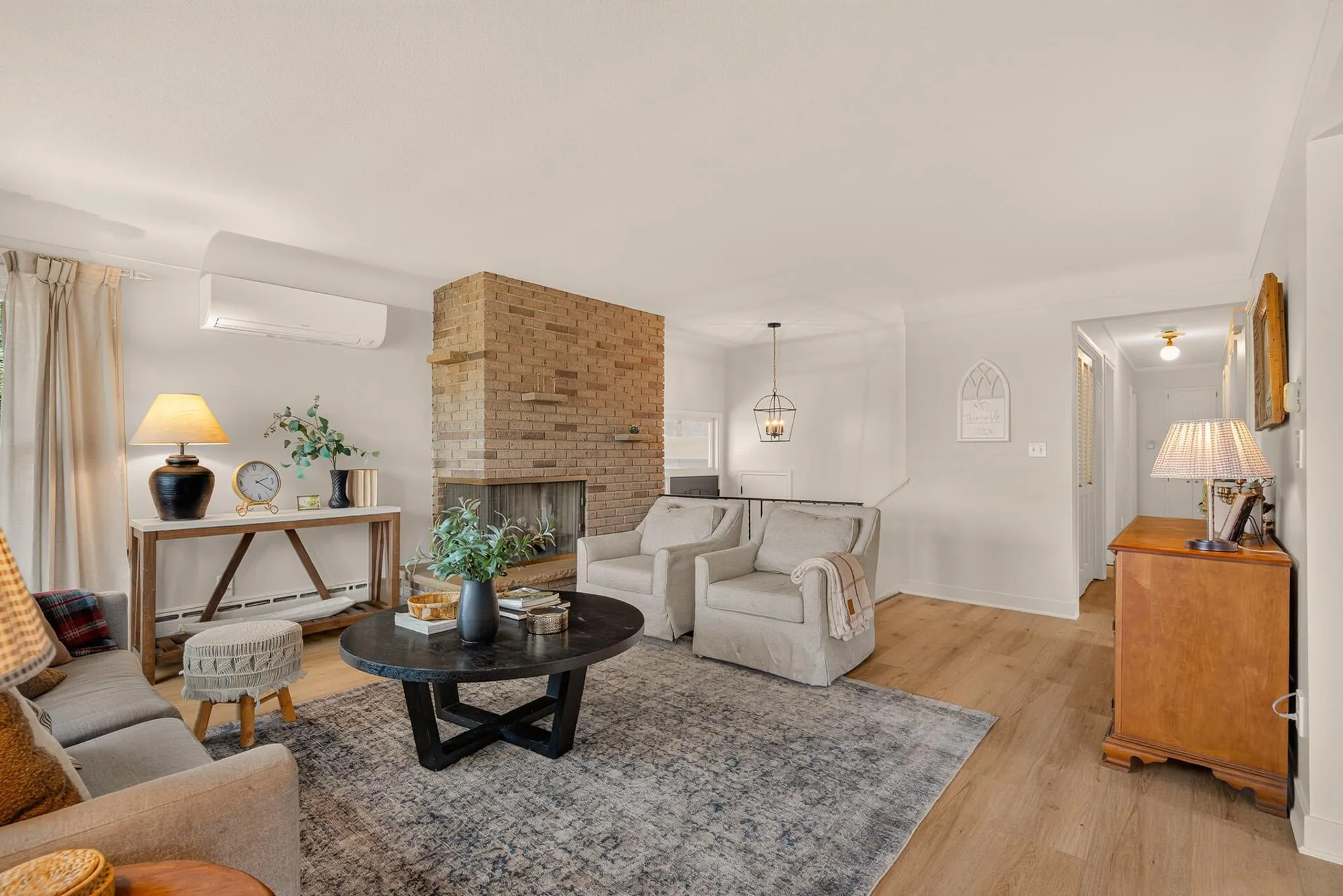 Photo 6 of 148 E Warburton Street