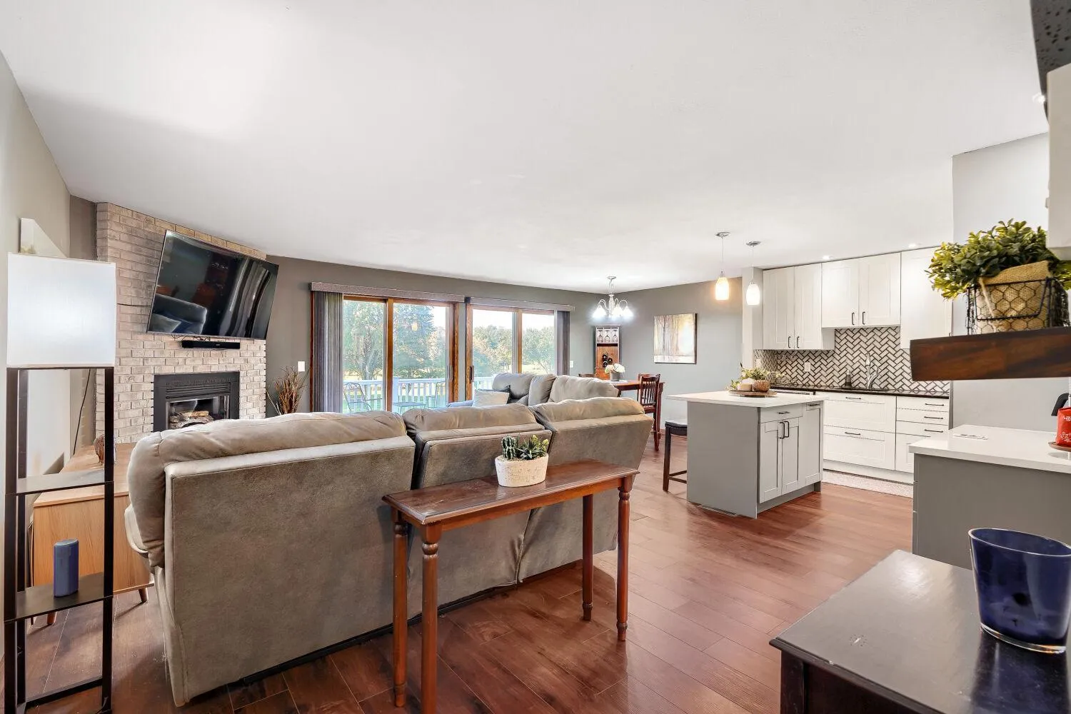 Photo 4 of 14411 Fairway Drive