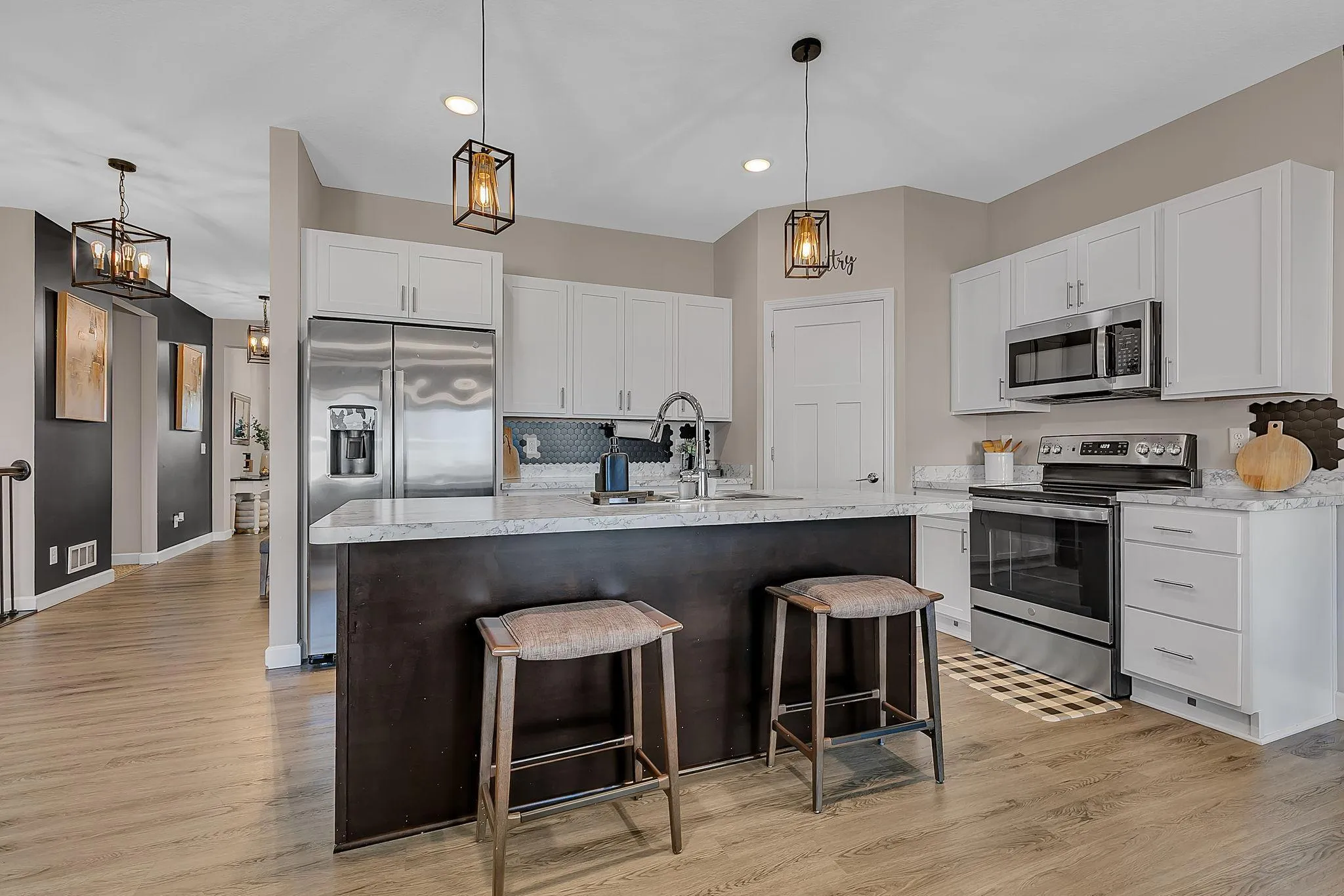 Photo 6 of 4465 86th Ne Street