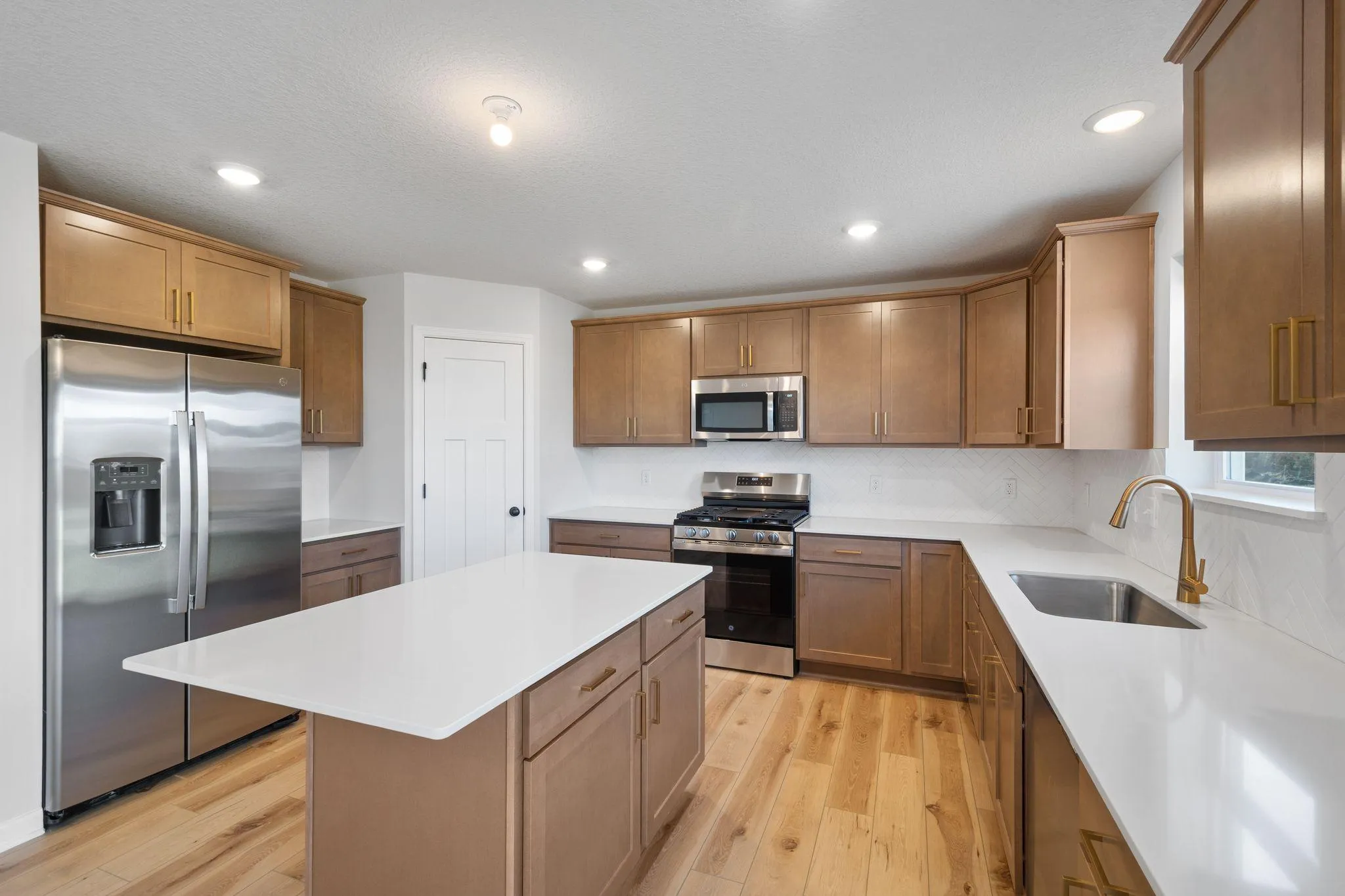 Photo 11 of 11631 16th Ne Circle