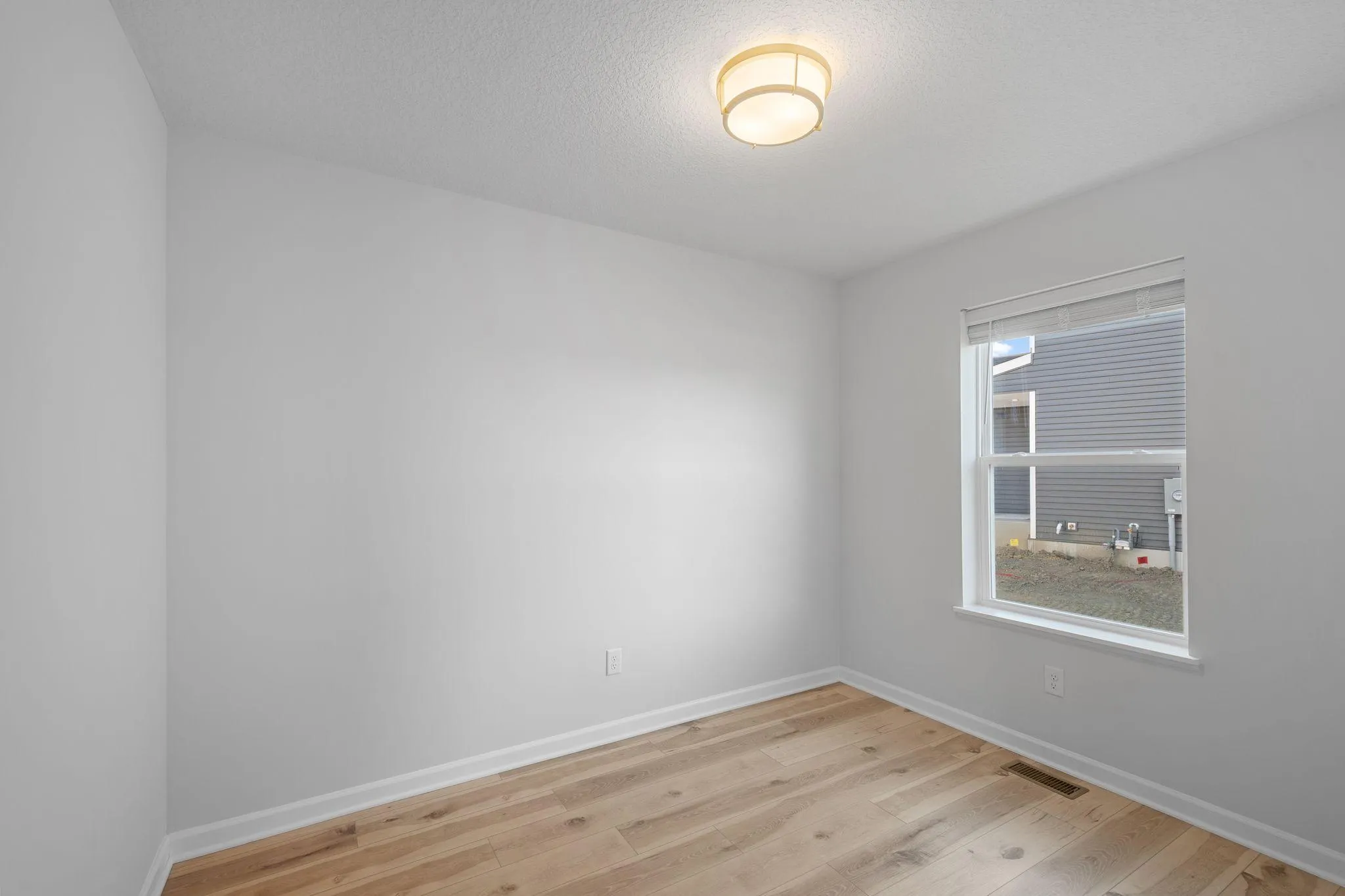 Photo 13 of 11631 16th Ne Circle