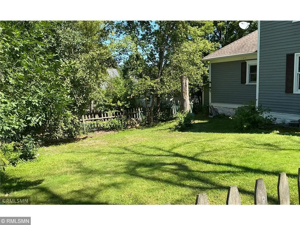 Photo 3 of 704 Mulberry W Street