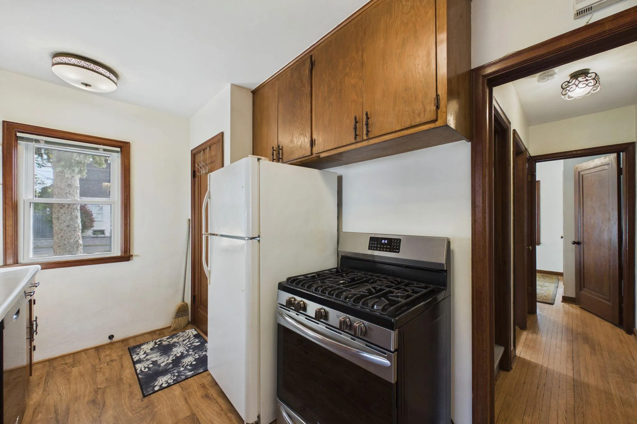 Photo 9 of 1412 Edgerton Street