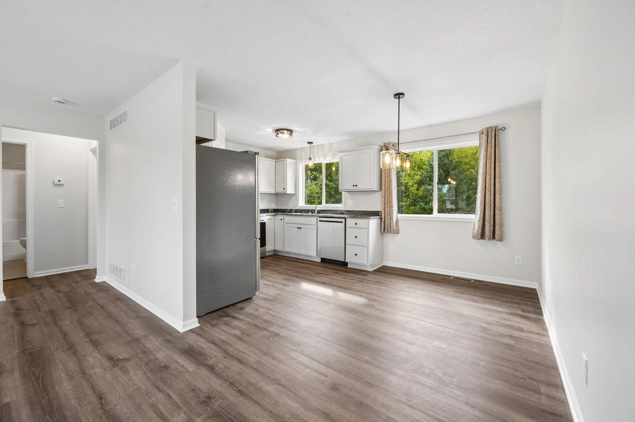 Photo 11 of 6984 91st Ne Street