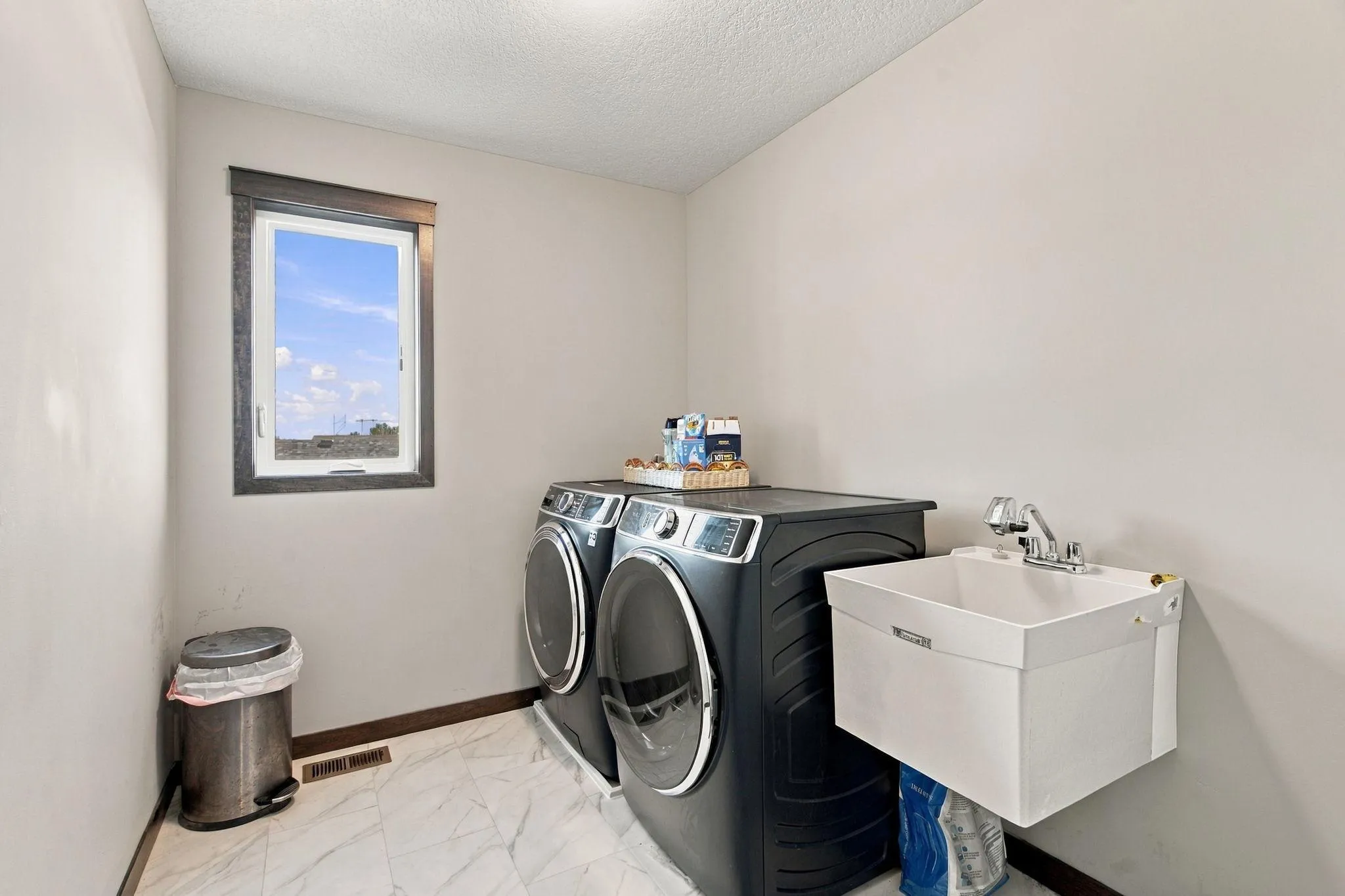 Photo 31 of 4139 Eaton Ne Circle