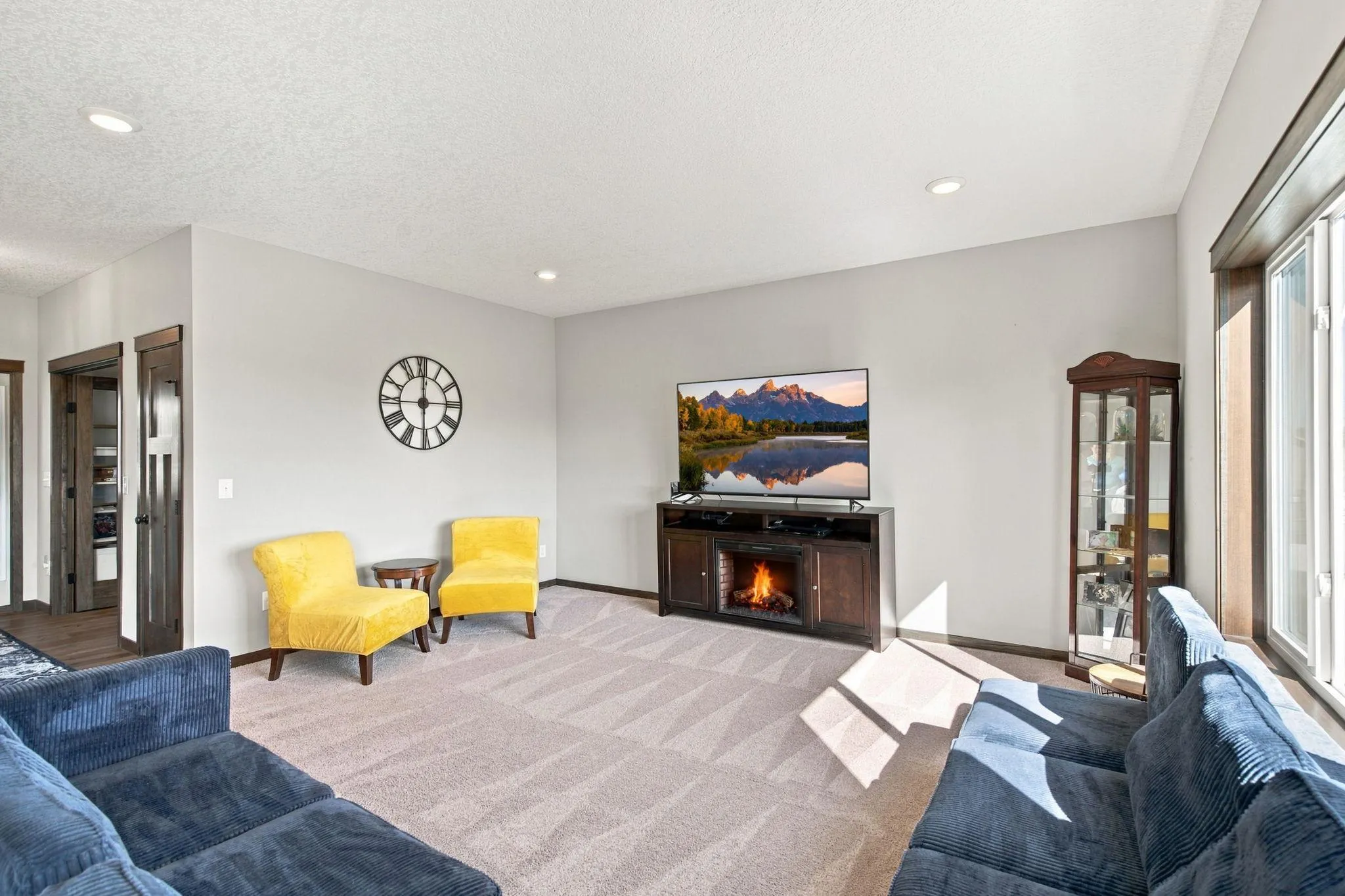Photo 9 of 4139 Eaton Ne Circle