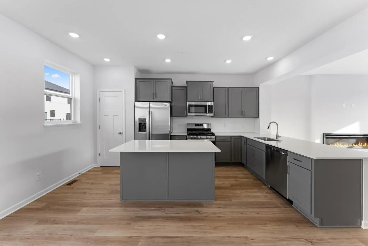 Photo 6 of 10380 Birchwood Circle