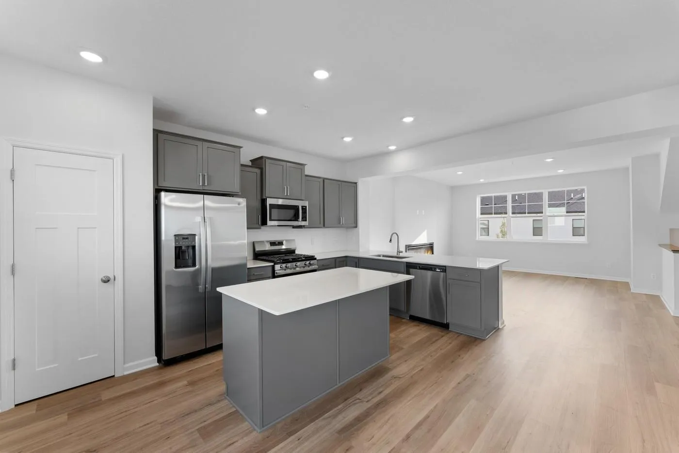 Photo 5 of 10380 Birchwood Circle