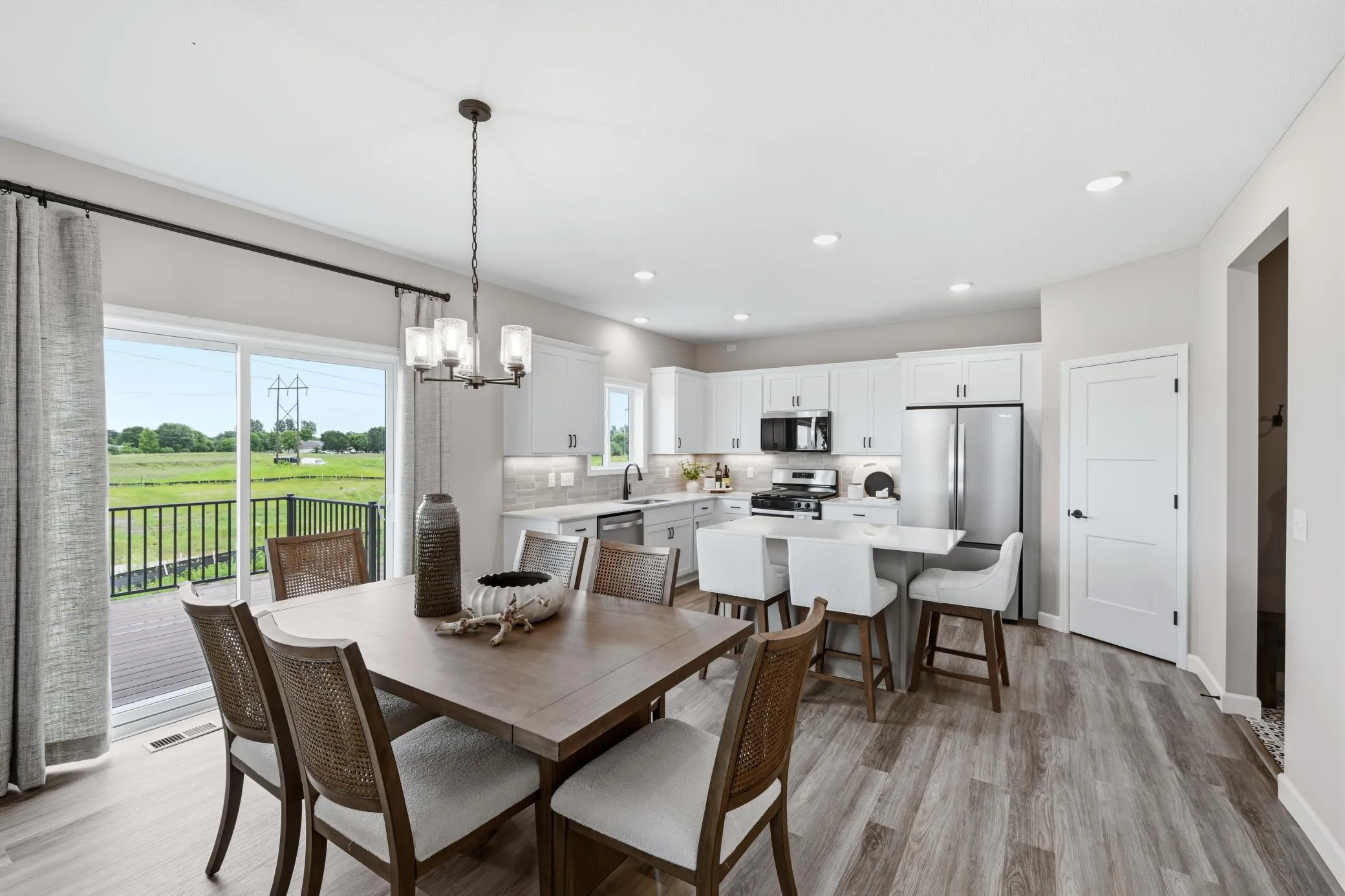 Photo 7 of 1006 E Meadowsweet Drive