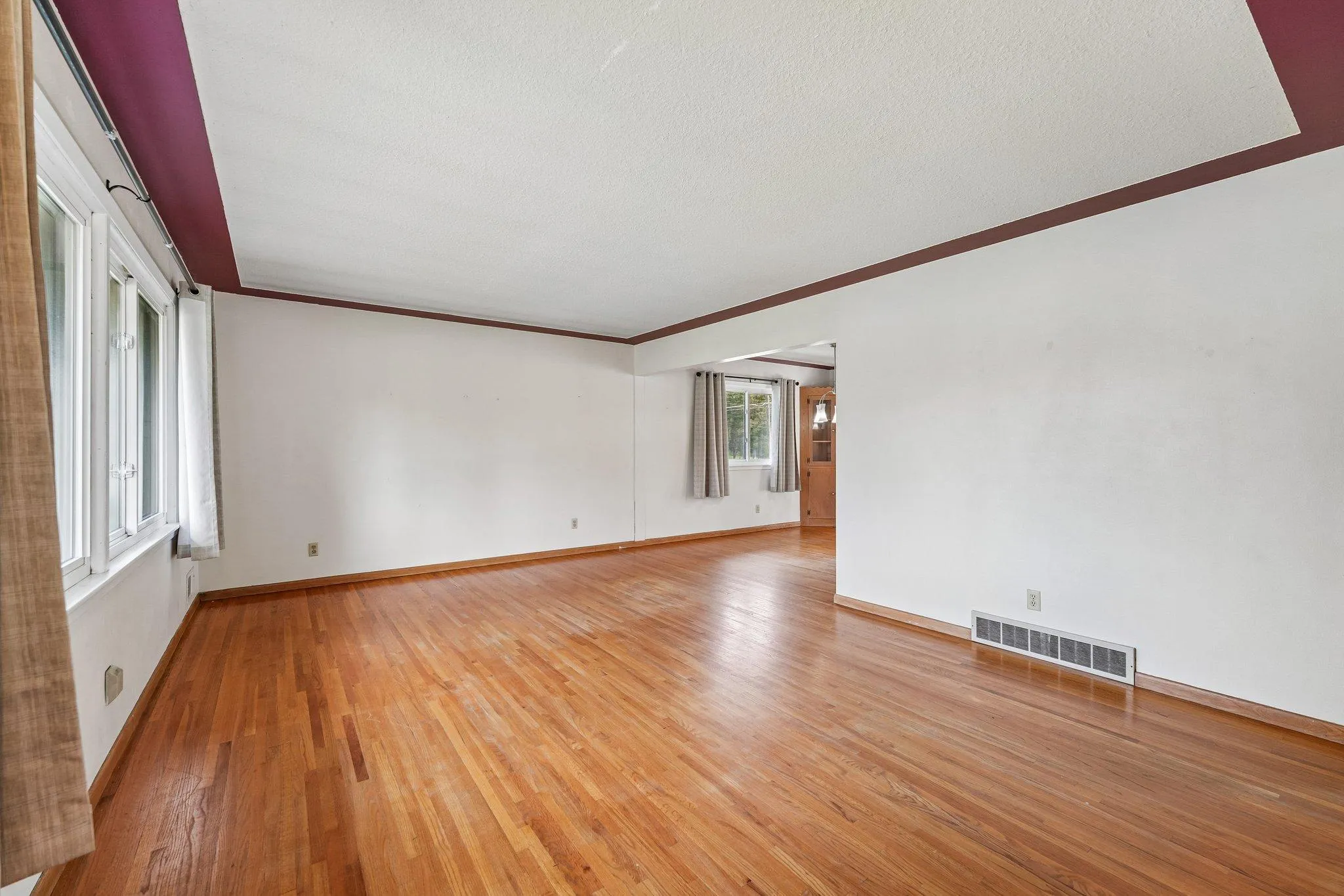 Photo 4 of 585 9th N Street