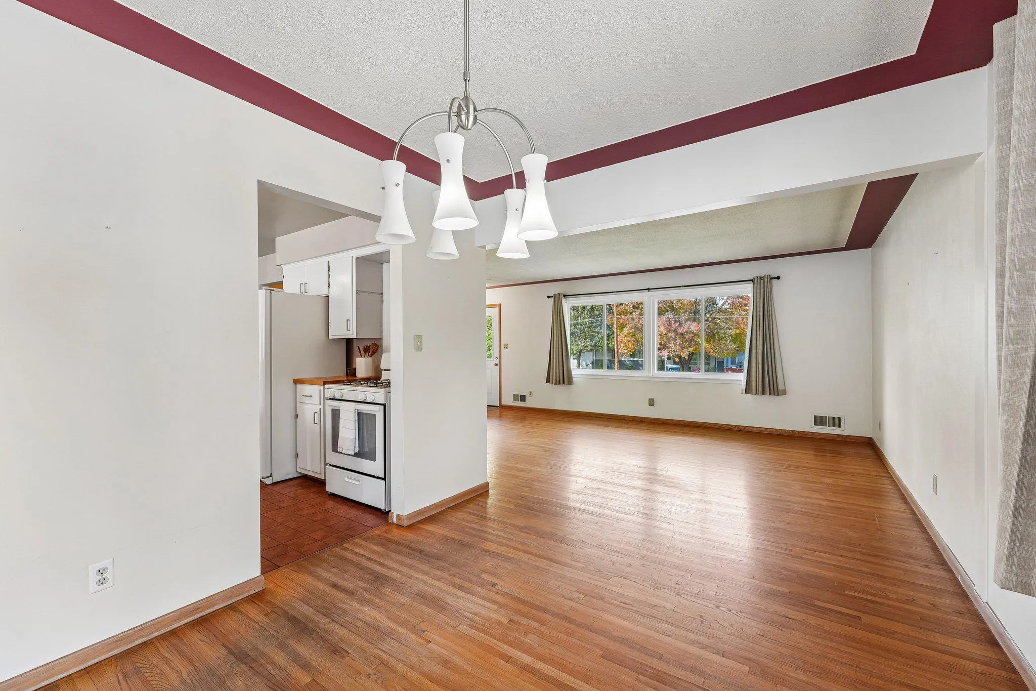 Photo 9 of 585 9th N Street