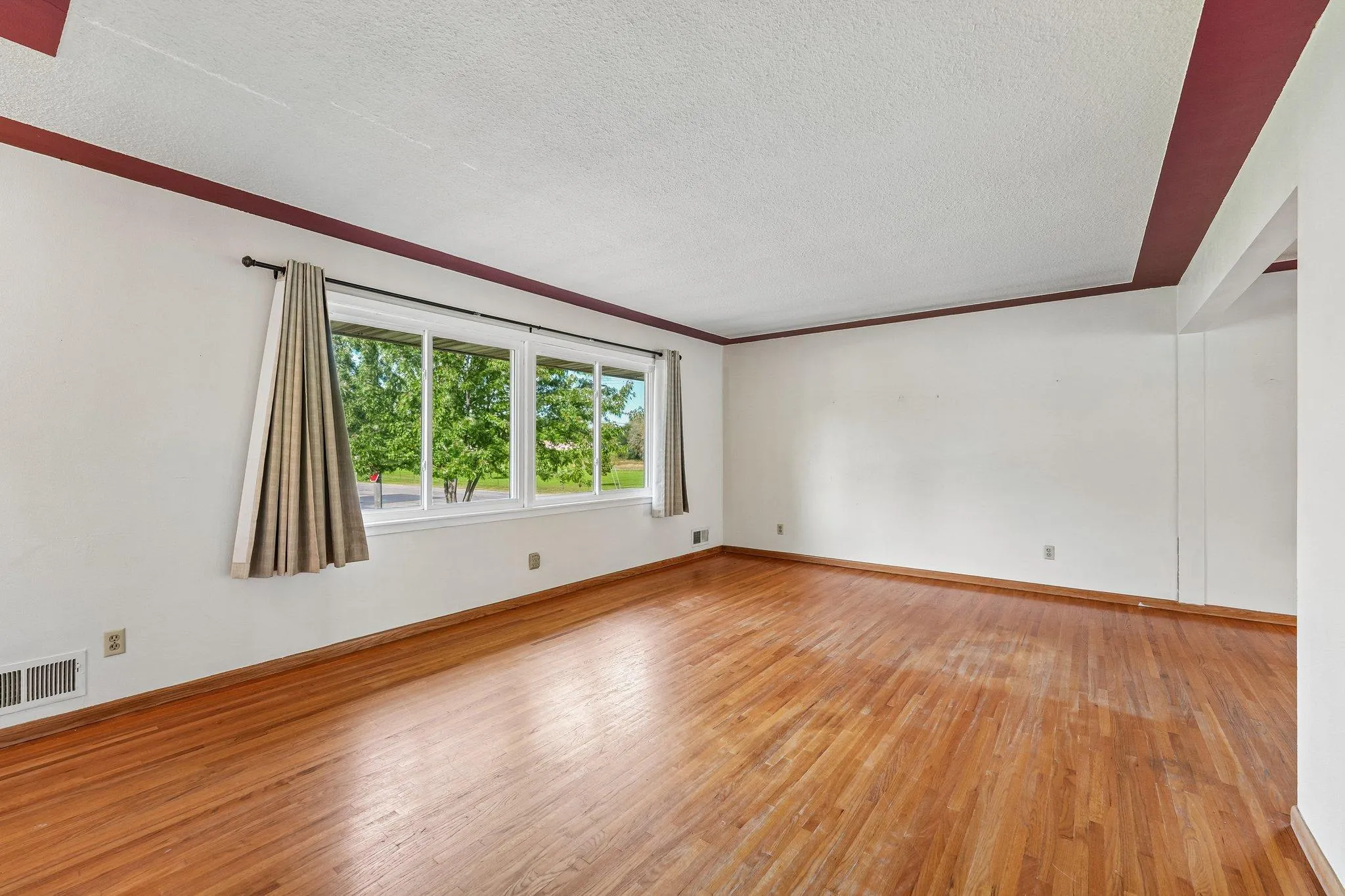 Photo 5 of 585 9th N Street