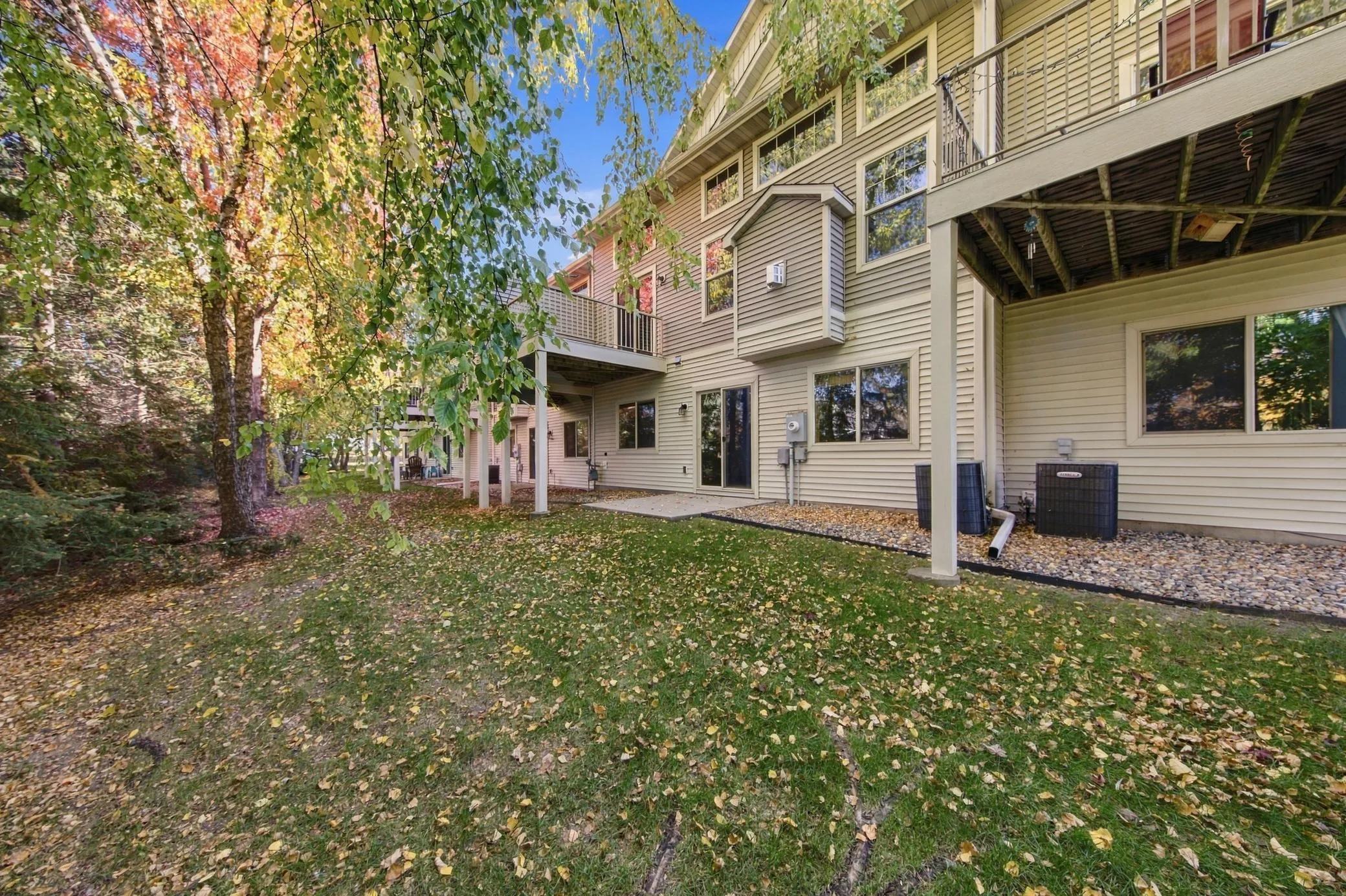 Photo 3 of 11640 Prospect Curve