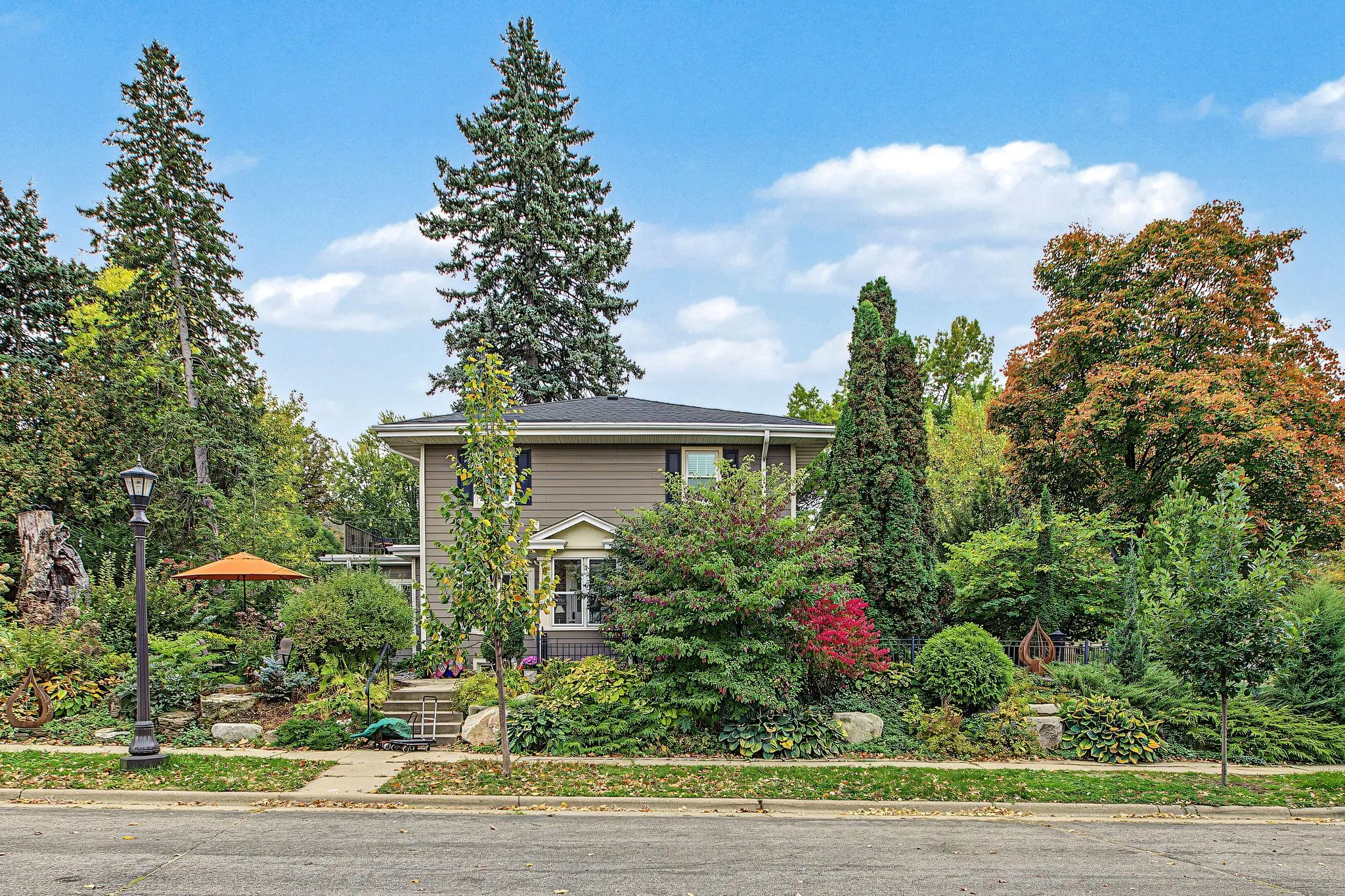 Photo 51 of 680 Chippewa Avenue