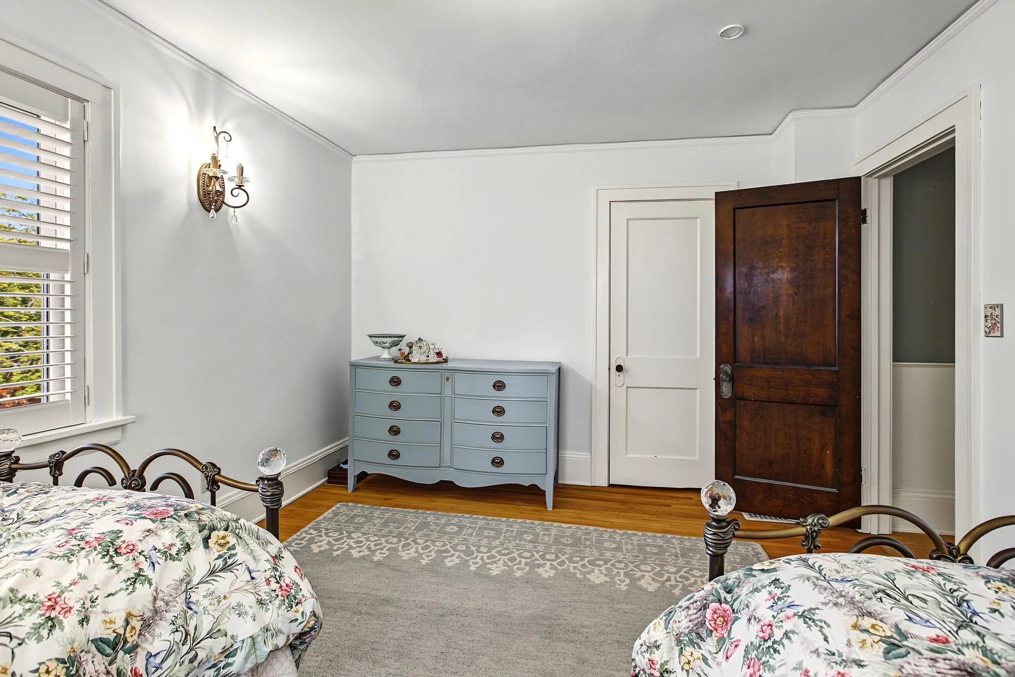 Photo 35 of 680 Chippewa Avenue